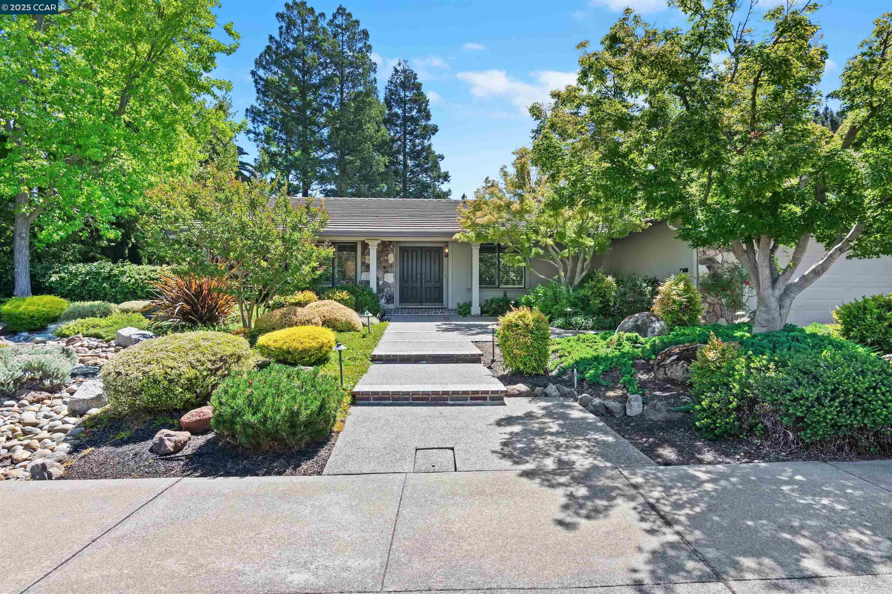 Detail Gallery Image 4 of 40 For 924 Cheyenne Dr, Walnut Creek,  CA 94598 - 4 Beds | 2 Baths