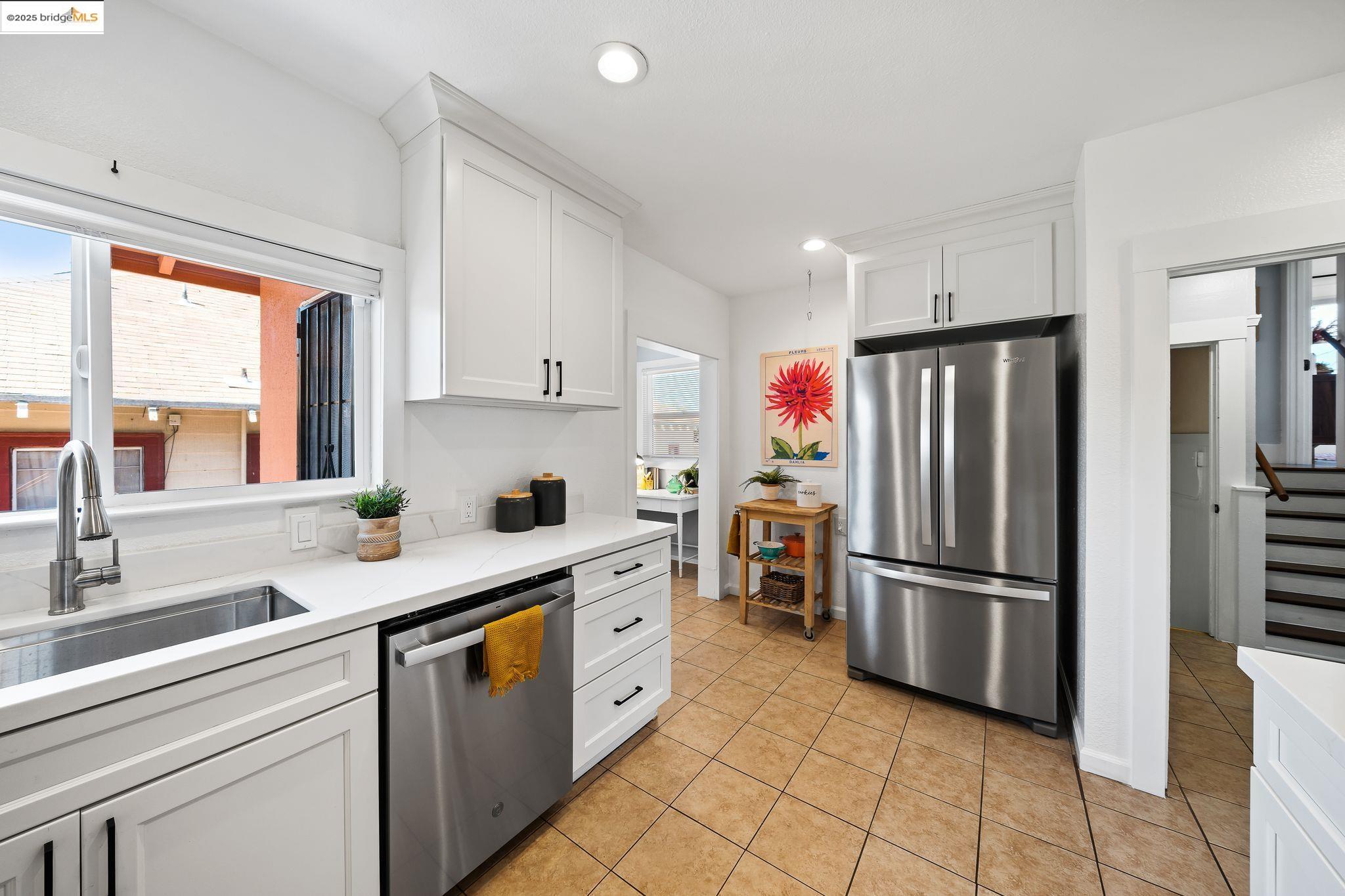 Detail Gallery Image 22 of 46 For 1547 68th Ave, Oakland,  CA 94621 - 3 Beds | 2 Baths