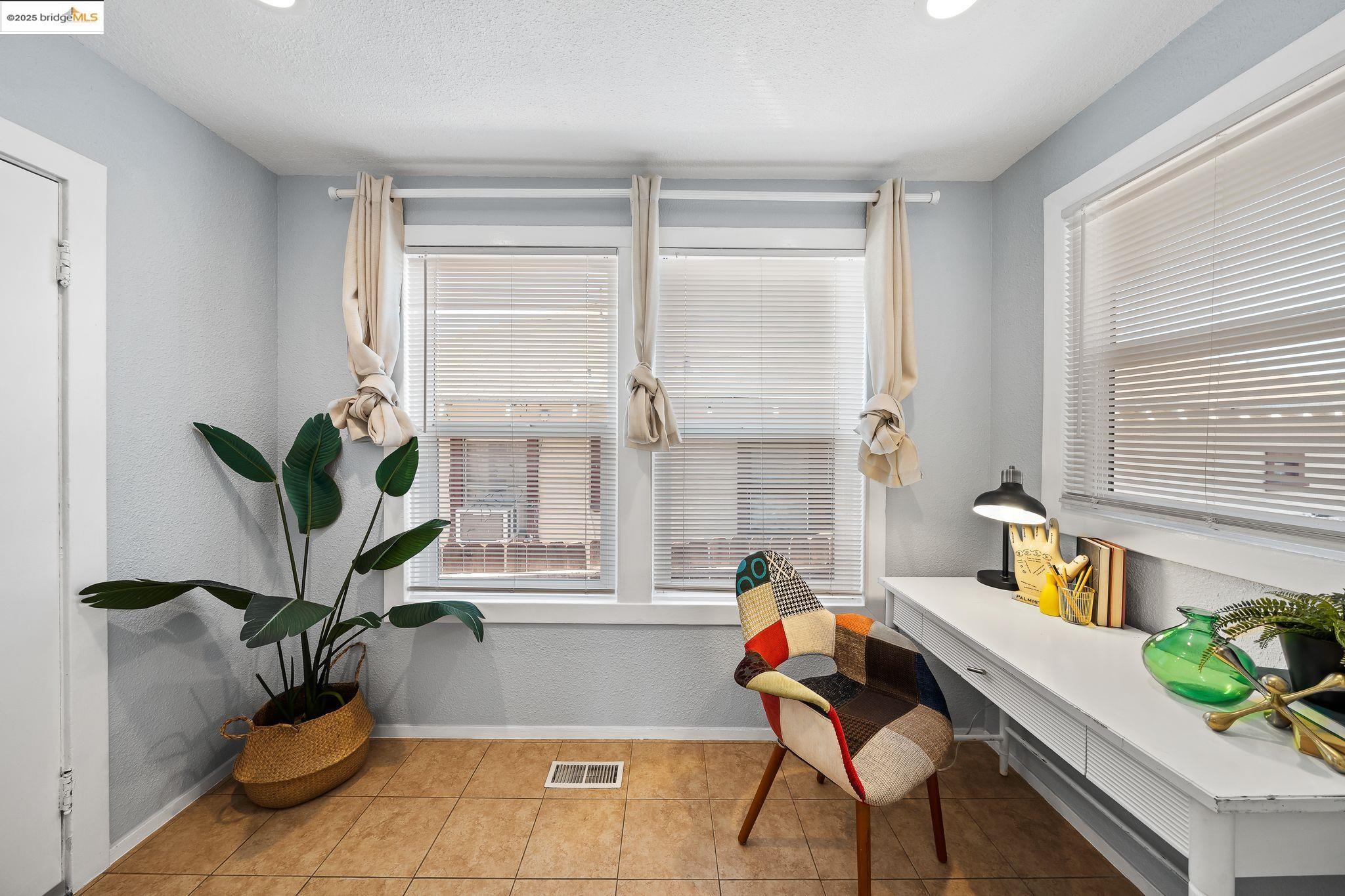 Detail Gallery Image 24 of 46 For 1547 68th Ave, Oakland,  CA 94621 - 3 Beds | 2 Baths