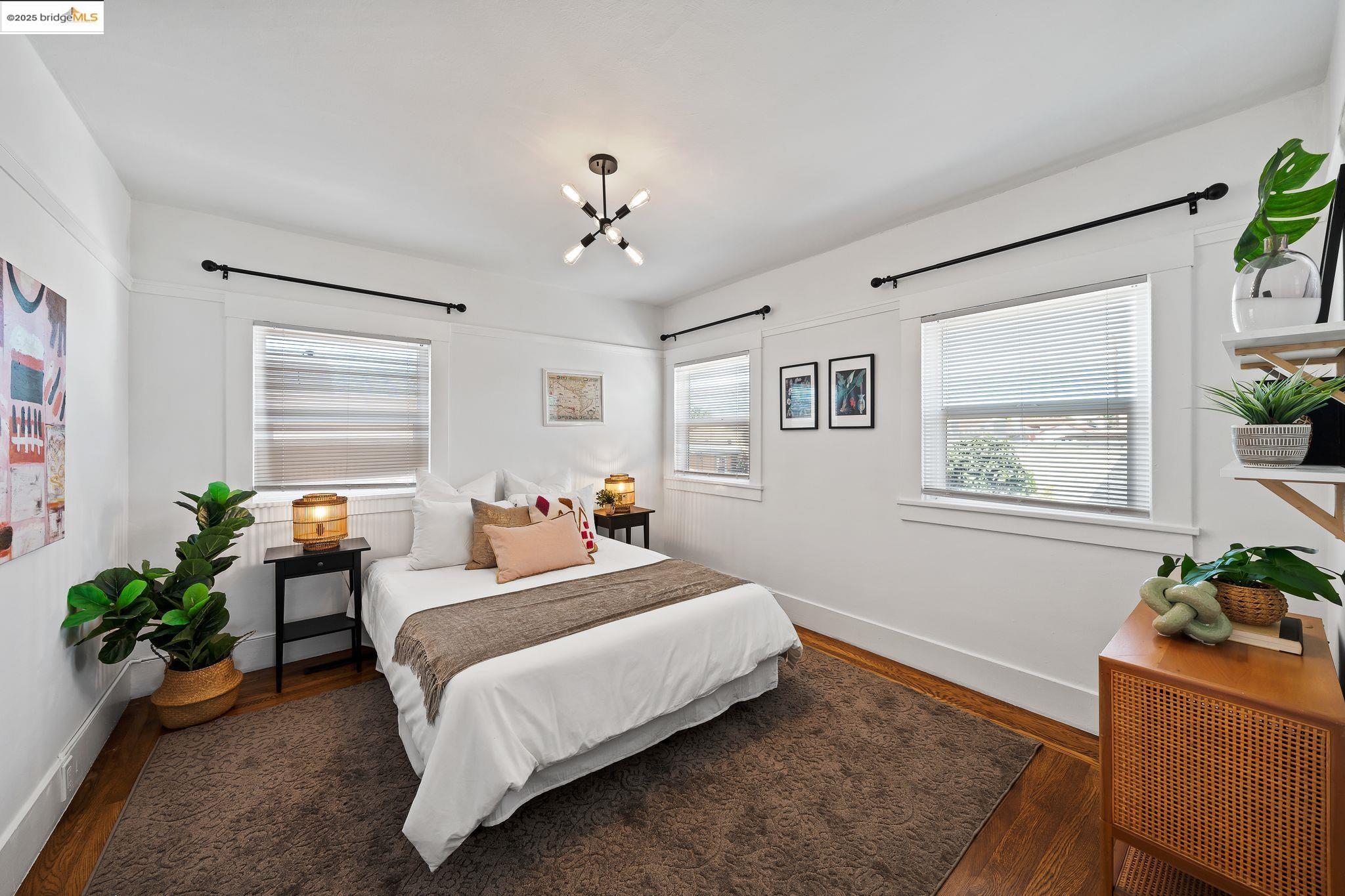 Detail Gallery Image 33 of 46 For 1547 68th Ave, Oakland,  CA 94621 - 3 Beds | 2 Baths