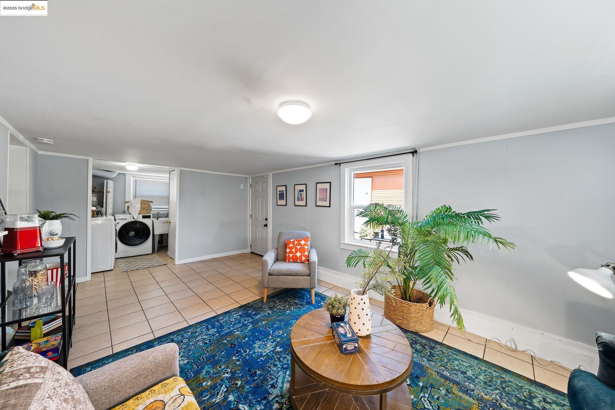 Detail Gallery Image 37 of 46 For 1547 68th Ave, Oakland,  CA 94621 - 3 Beds | 2 Baths