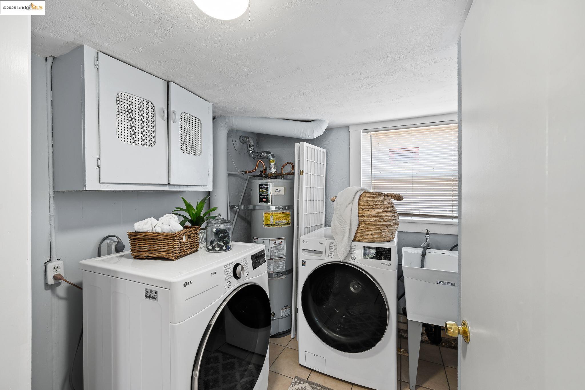 Detail Gallery Image 38 of 46 For 1547 68th Ave, Oakland,  CA 94621 - 3 Beds | 2 Baths