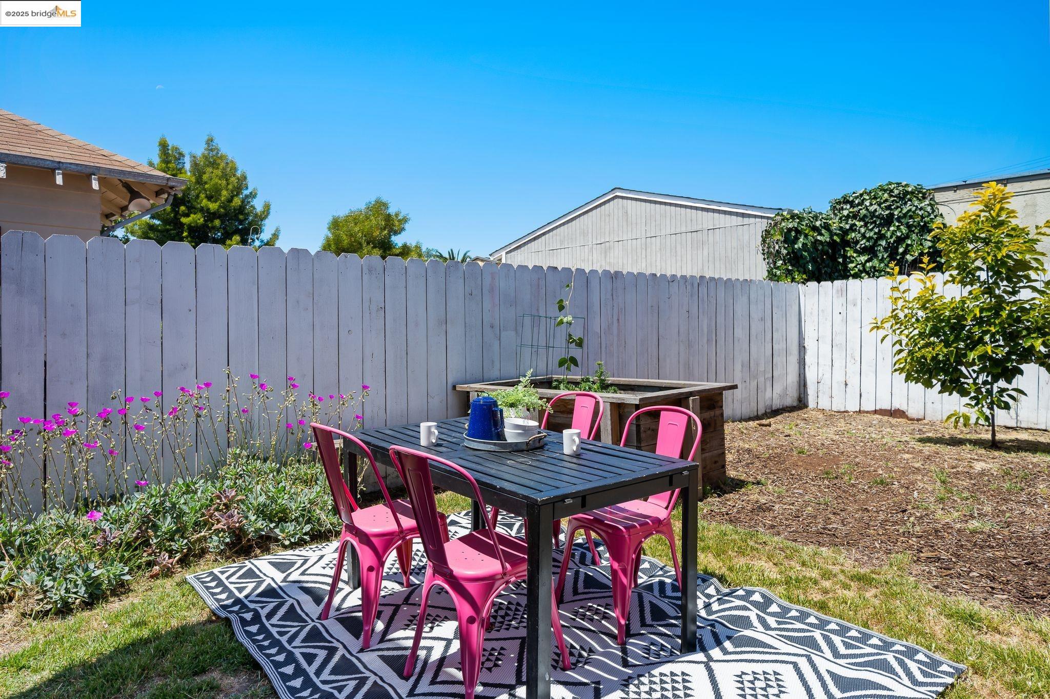 Detail Gallery Image 41 of 46 For 1547 68th Ave, Oakland,  CA 94621 - 3 Beds | 2 Baths