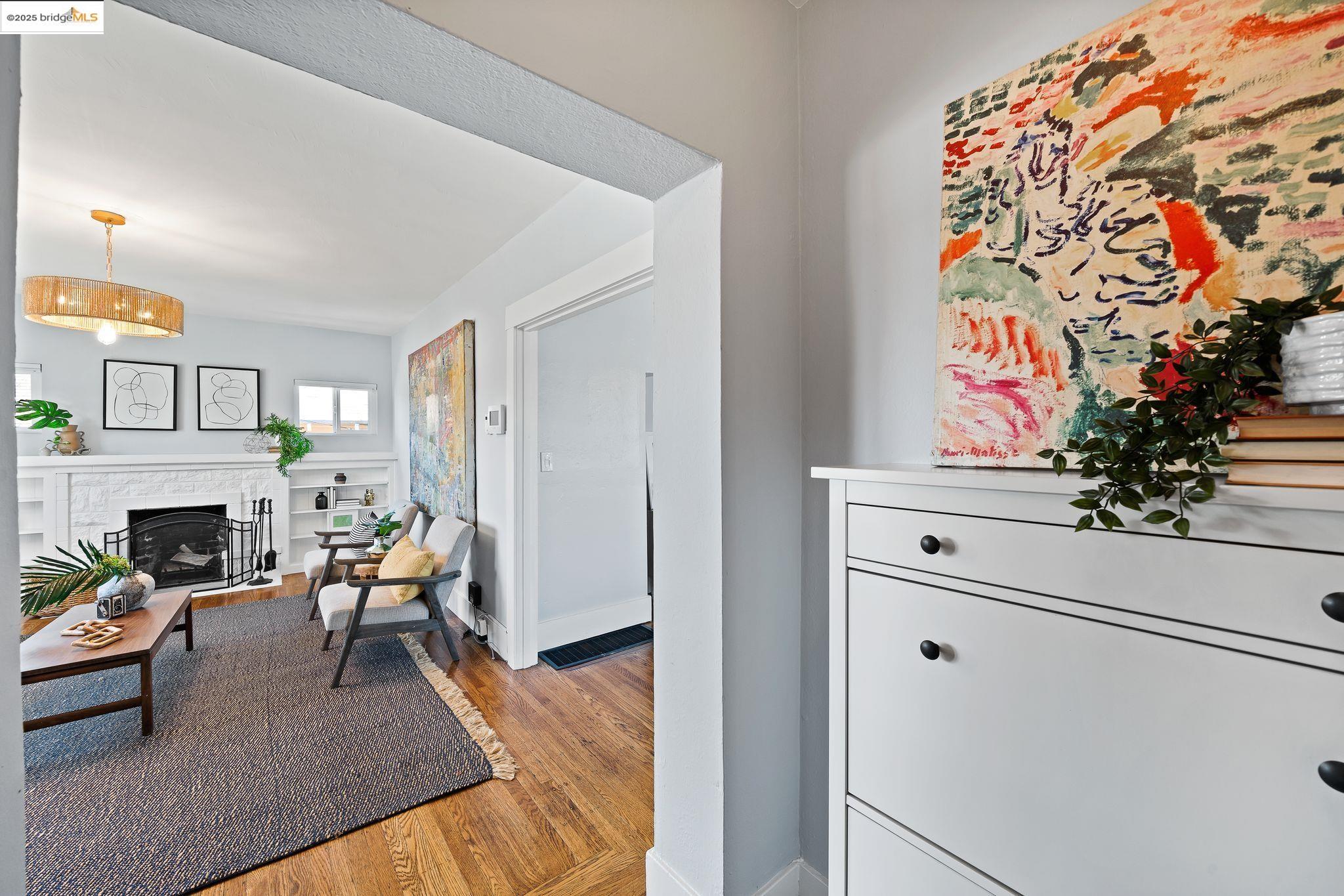 Detail Gallery Image 6 of 46 For 1547 68th Ave, Oakland,  CA 94621 - 3 Beds | 2 Baths