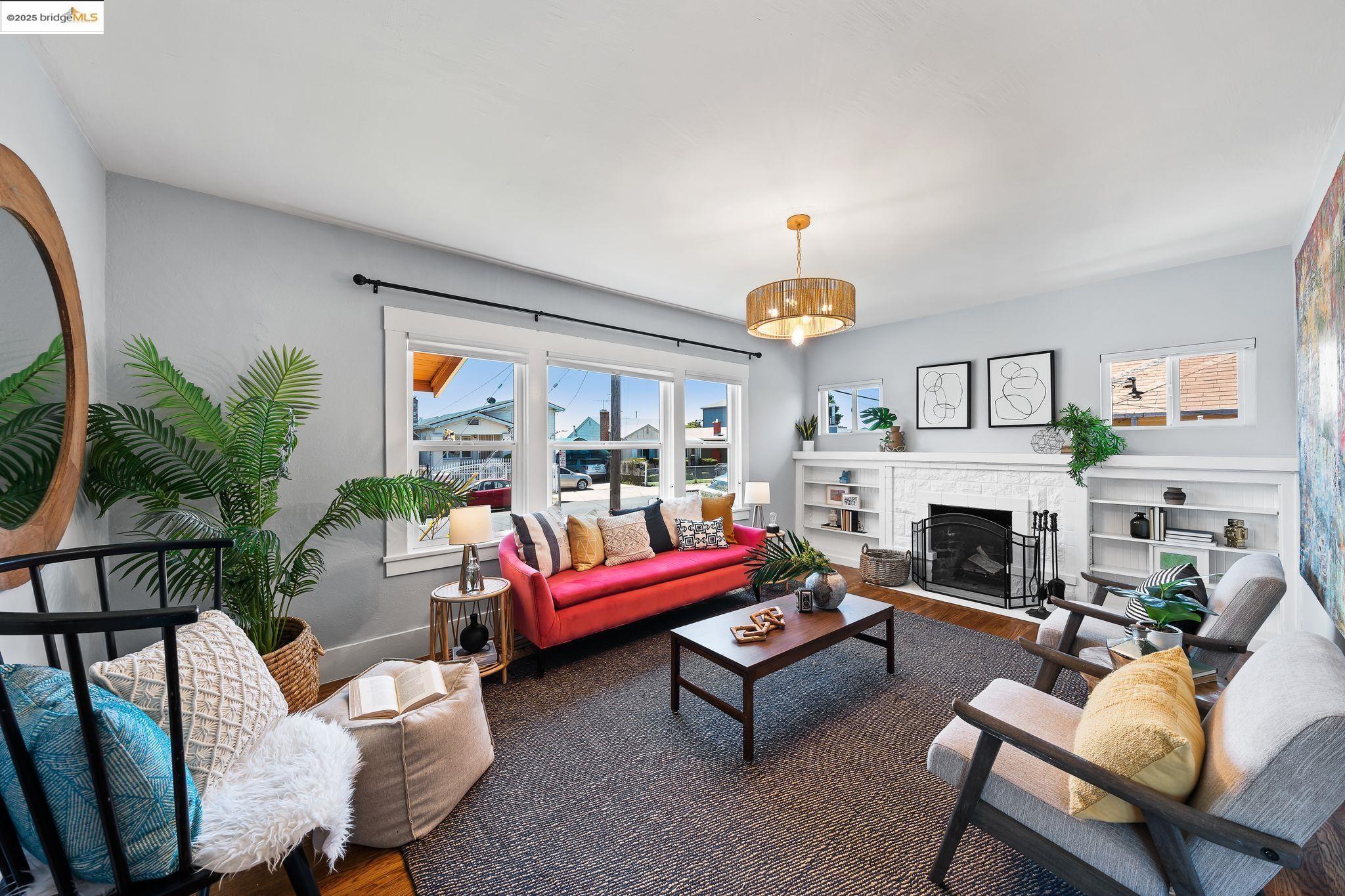 Detail Gallery Image 8 of 46 For 1547 68th Ave, Oakland,  CA 94621 - 3 Beds | 2 Baths