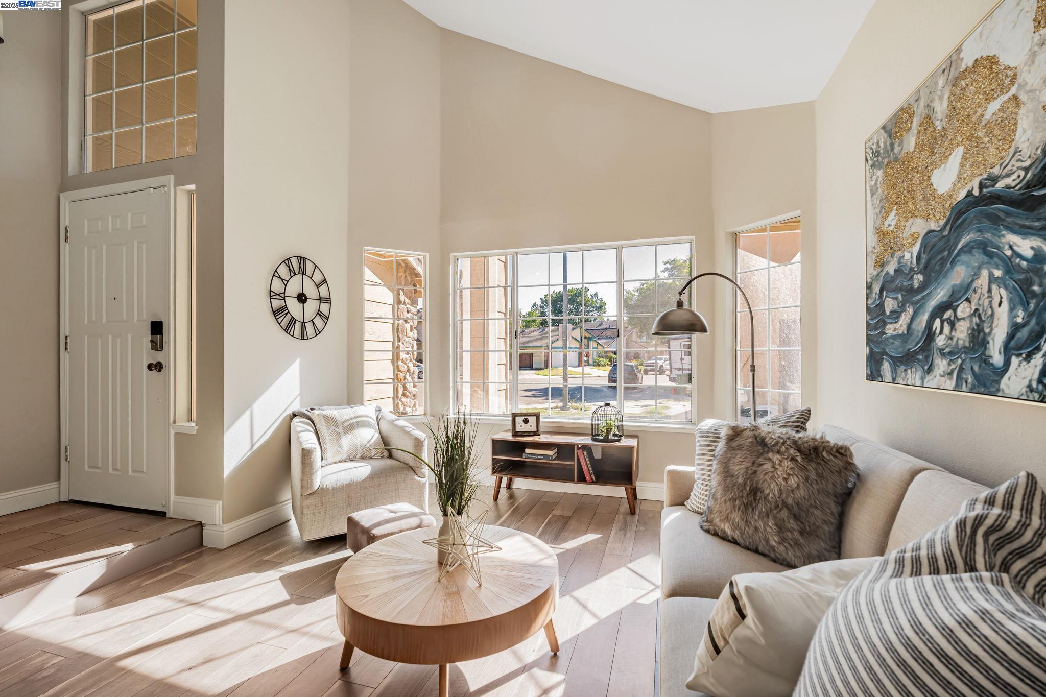 Detail Gallery Image 3 of 33 For 25 Phillips Ct, Tracy,  CA 95376 - 4 Beds | 3/1 Baths