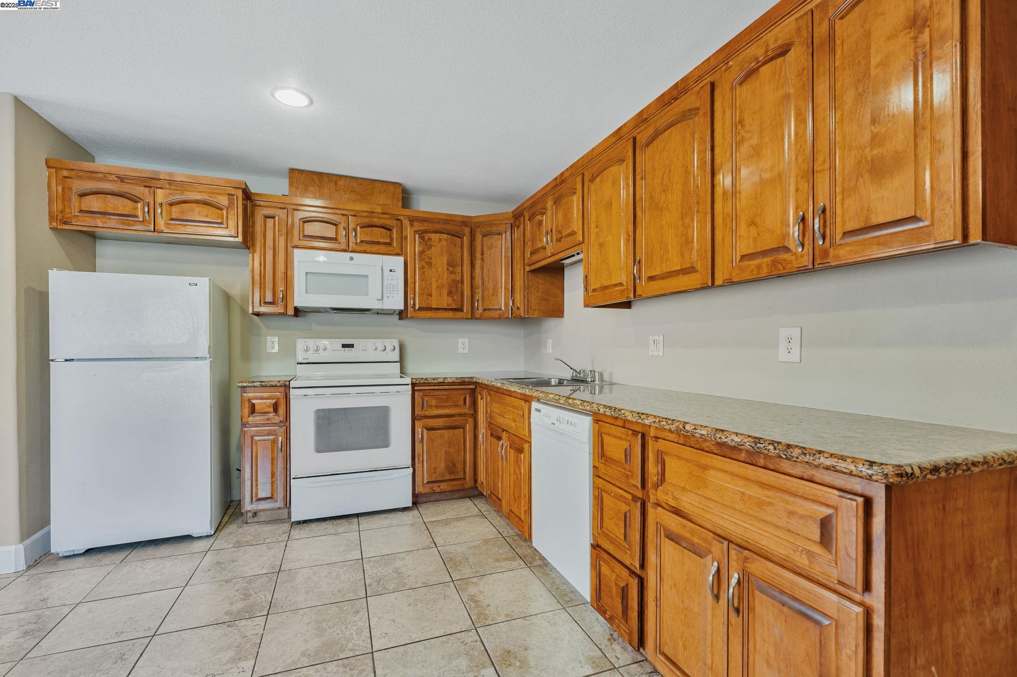 Detail Gallery Image 29 of 33 For 25 Phillips Ct, Tracy,  CA 95376 - 4 Beds | 3/1 Baths