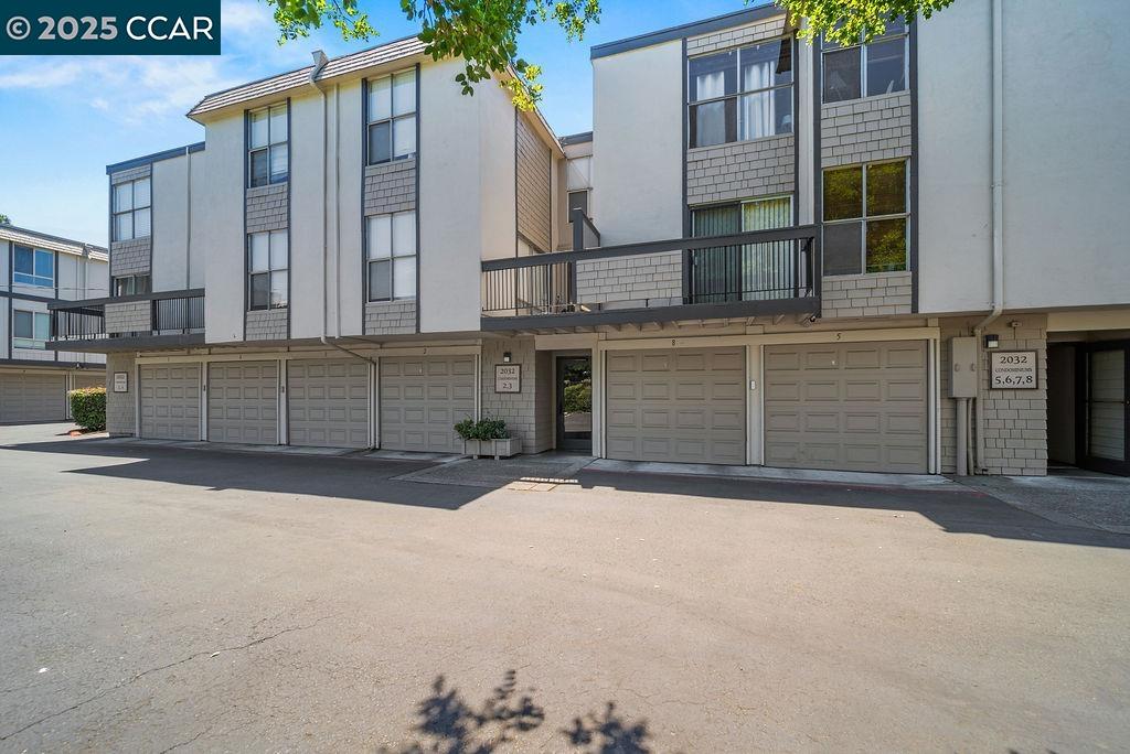 Detail Gallery Image 1 of 1 For 2032 Sierra Road #3,  Concord,  CA 94518 - 2 Beds | 1/1 Baths