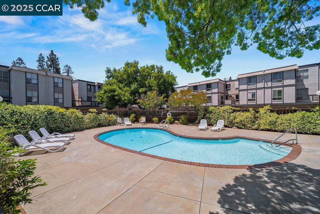 Detail Gallery Image 22 of 23 For 2032 Sierra Road #3,  Concord,  CA 94518 - 2 Beds | 1/1 Baths