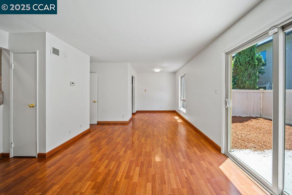 Detail Gallery Image 4 of 23 For 2032 Sierra Road #3,  Concord,  CA 94518 - 2 Beds | 1/1 Baths