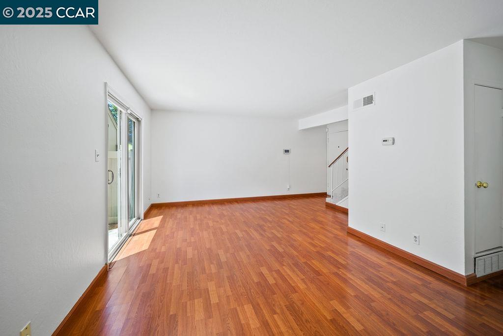 Detail Gallery Image 6 of 23 For 2032 Sierra Road #3,  Concord,  CA 94518 - 2 Beds | 1/1 Baths