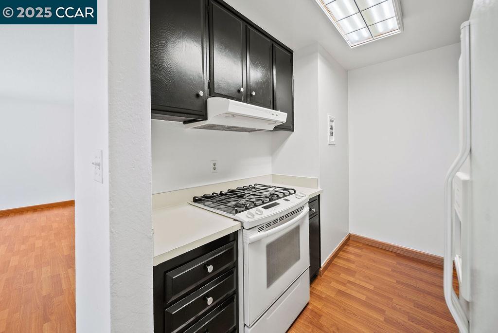 Detail Gallery Image 9 of 23 For 2032 Sierra Road #3,  Concord,  CA 94518 - 2 Beds | 1/1 Baths