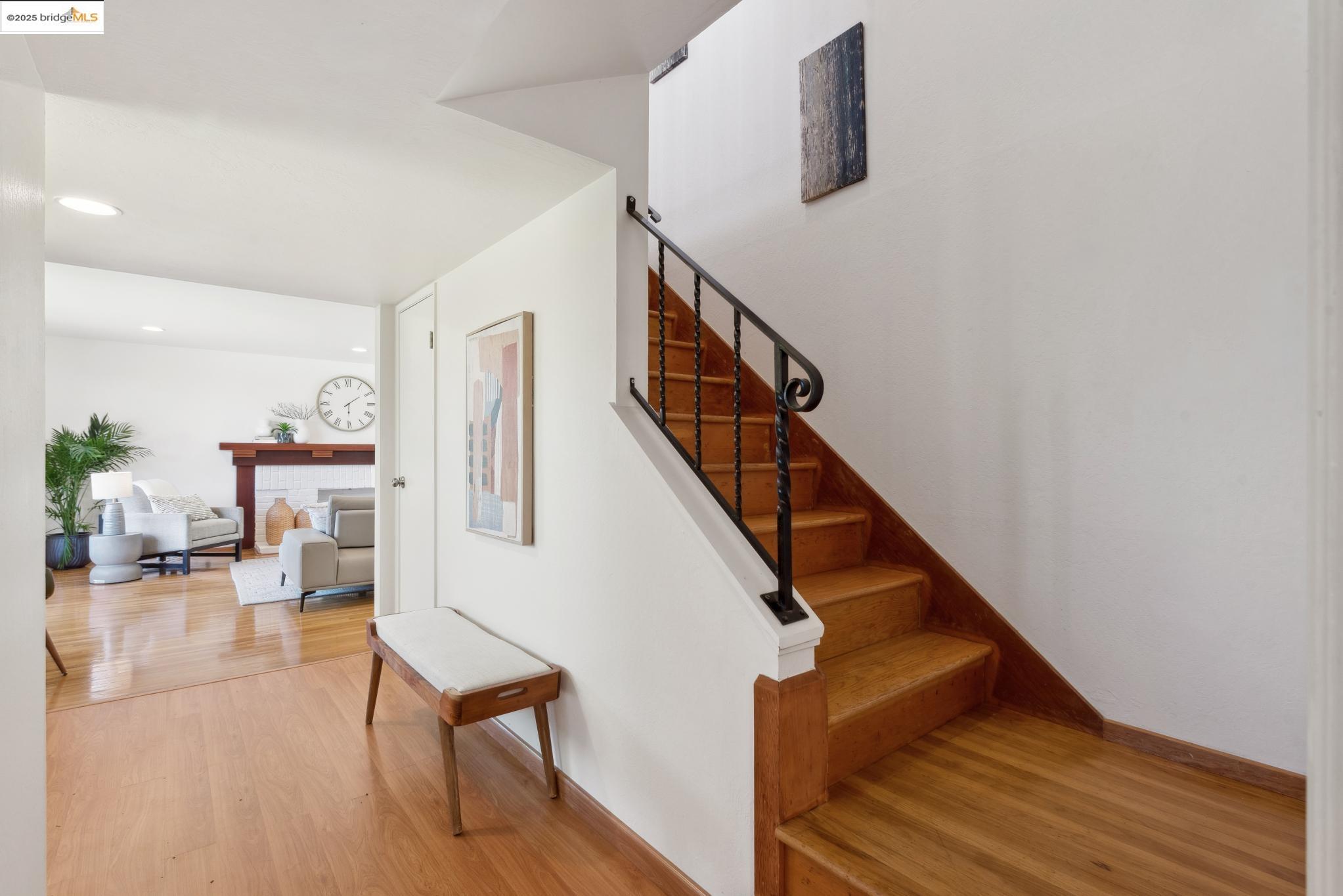 Detail Gallery Image 33 of 59 For 13185 Clairepointe Way, Oakland,  CA 94619 - 4 Beds | 2/1 Baths