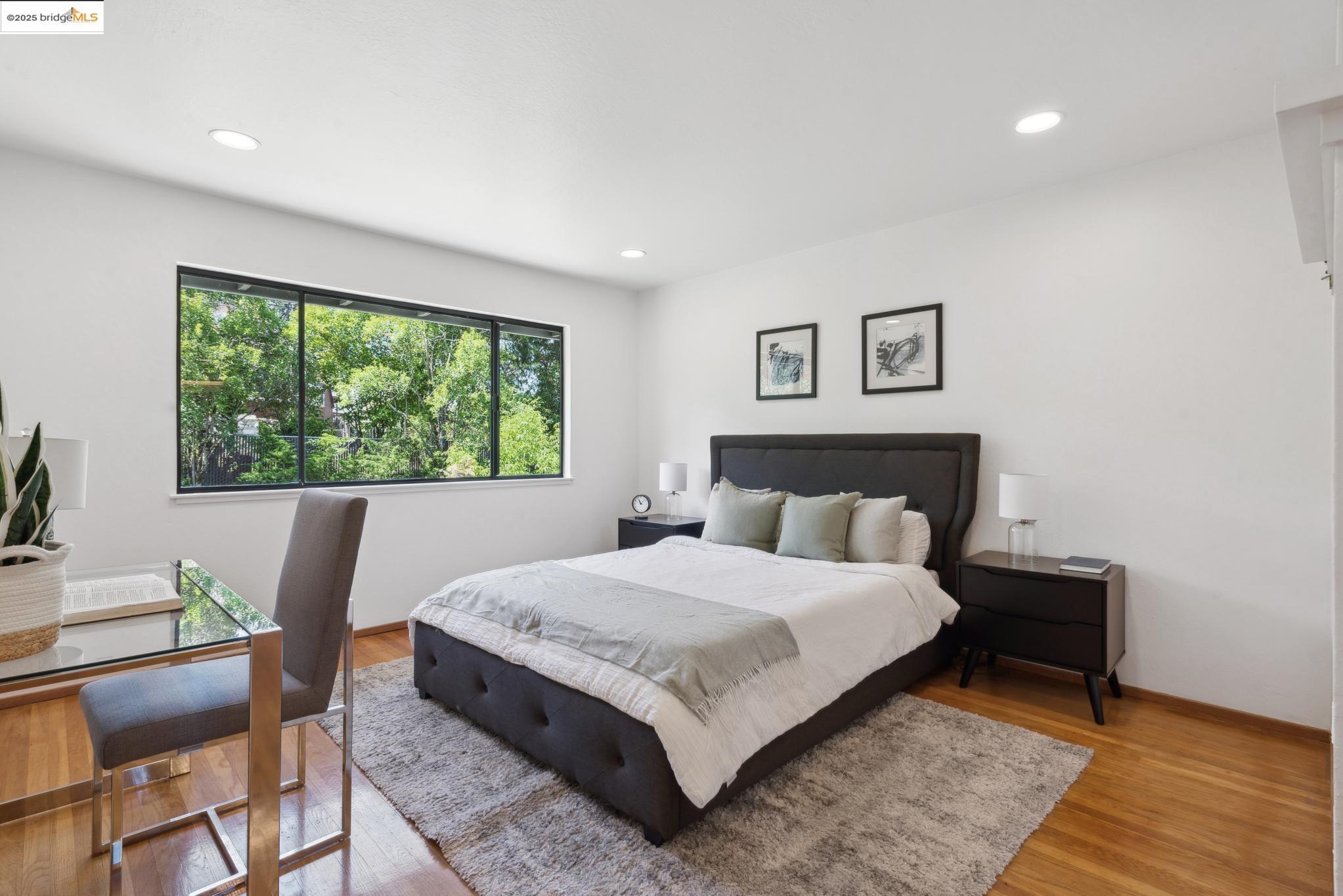 Detail Gallery Image 35 of 59 For 13185 Clairepointe Way, Oakland,  CA 94619 - 4 Beds | 2/1 Baths