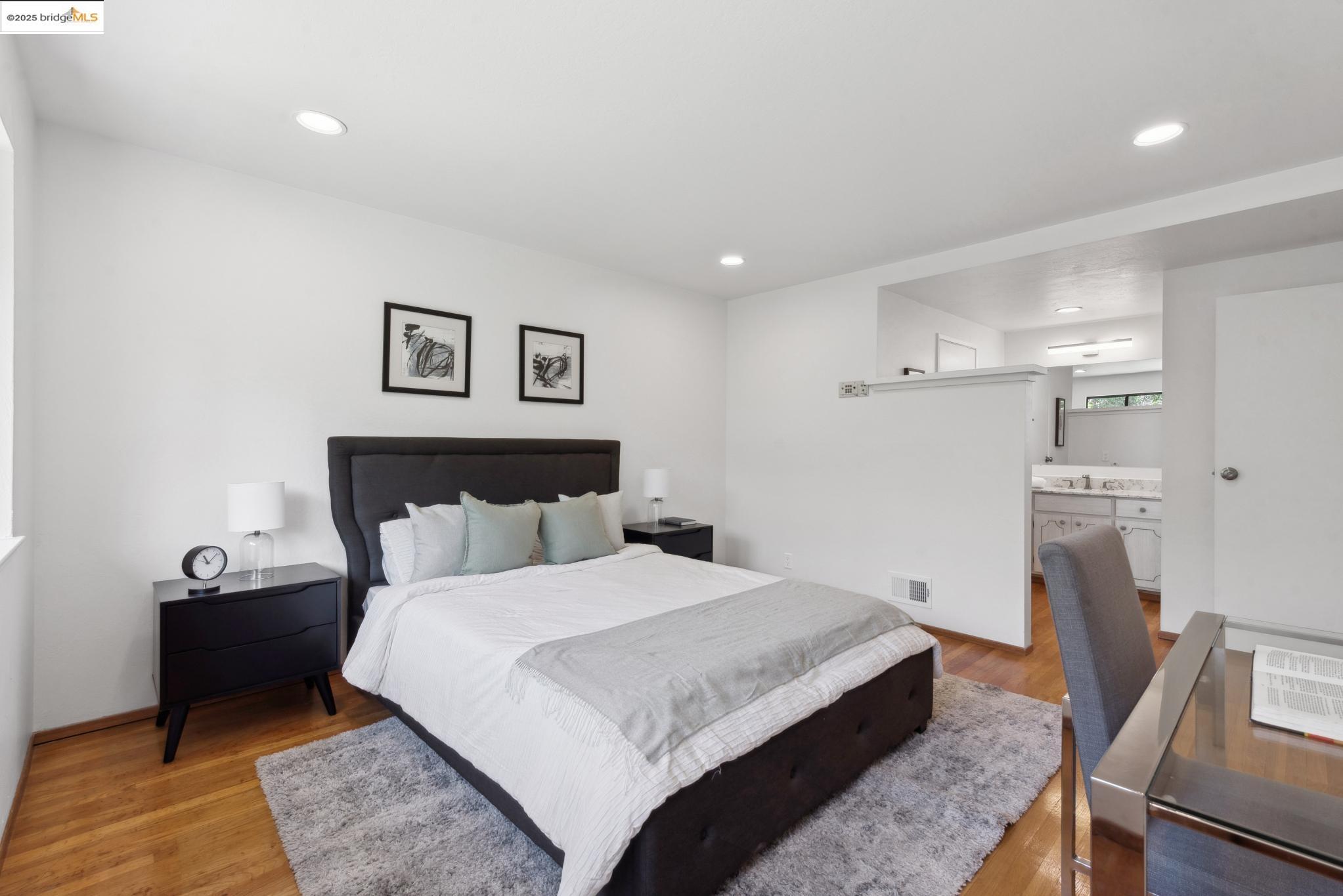 Detail Gallery Image 37 of 59 For 13185 Clairepointe Way, Oakland,  CA 94619 - 4 Beds | 2/1 Baths