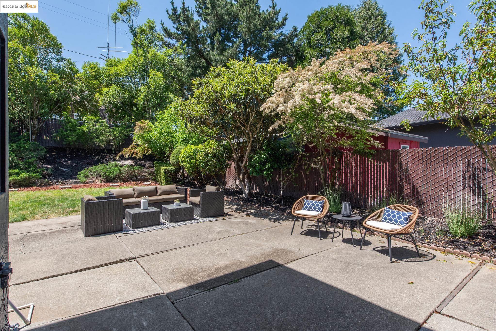 Detail Gallery Image 49 of 59 For 13185 Clairepointe Way, Oakland,  CA 94619 - 4 Beds | 2/1 Baths