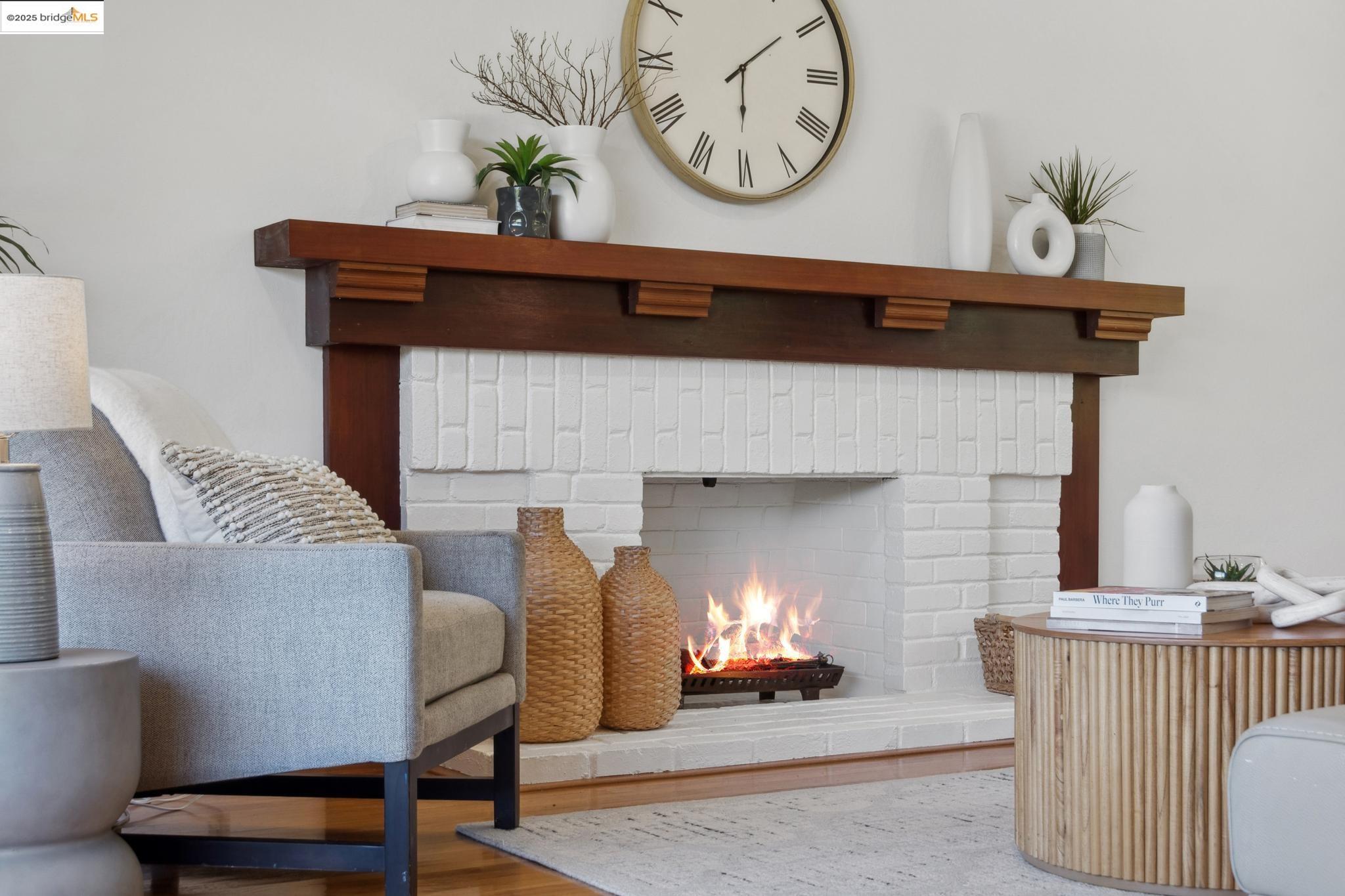 Detail Gallery Image 6 of 59 For 13185 Clairepointe Way, Oakland,  CA 94619 - 4 Beds | 2/1 Baths