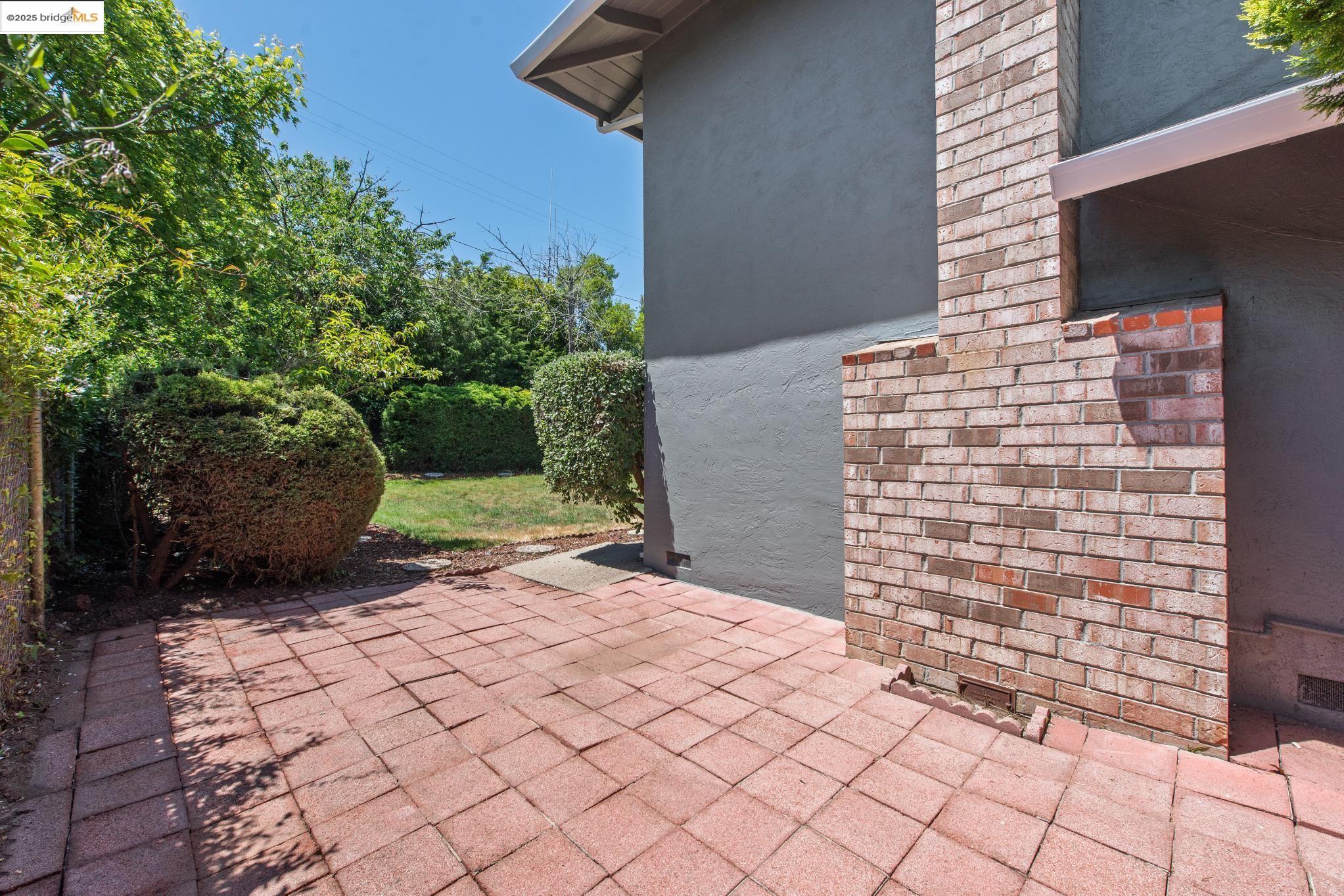 Detail Gallery Image 53 of 59 For 13185 Clairepointe Way, Oakland,  CA 94619 - 4 Beds | 2/1 Baths