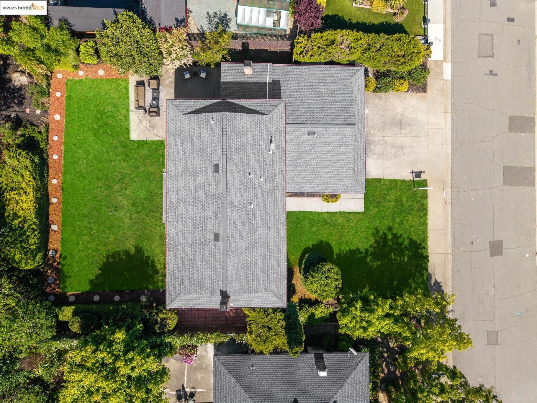 Detail Gallery Image 58 of 59 For 13185 Clairepointe Way, Oakland,  CA 94619 - 4 Beds | 2/1 Baths