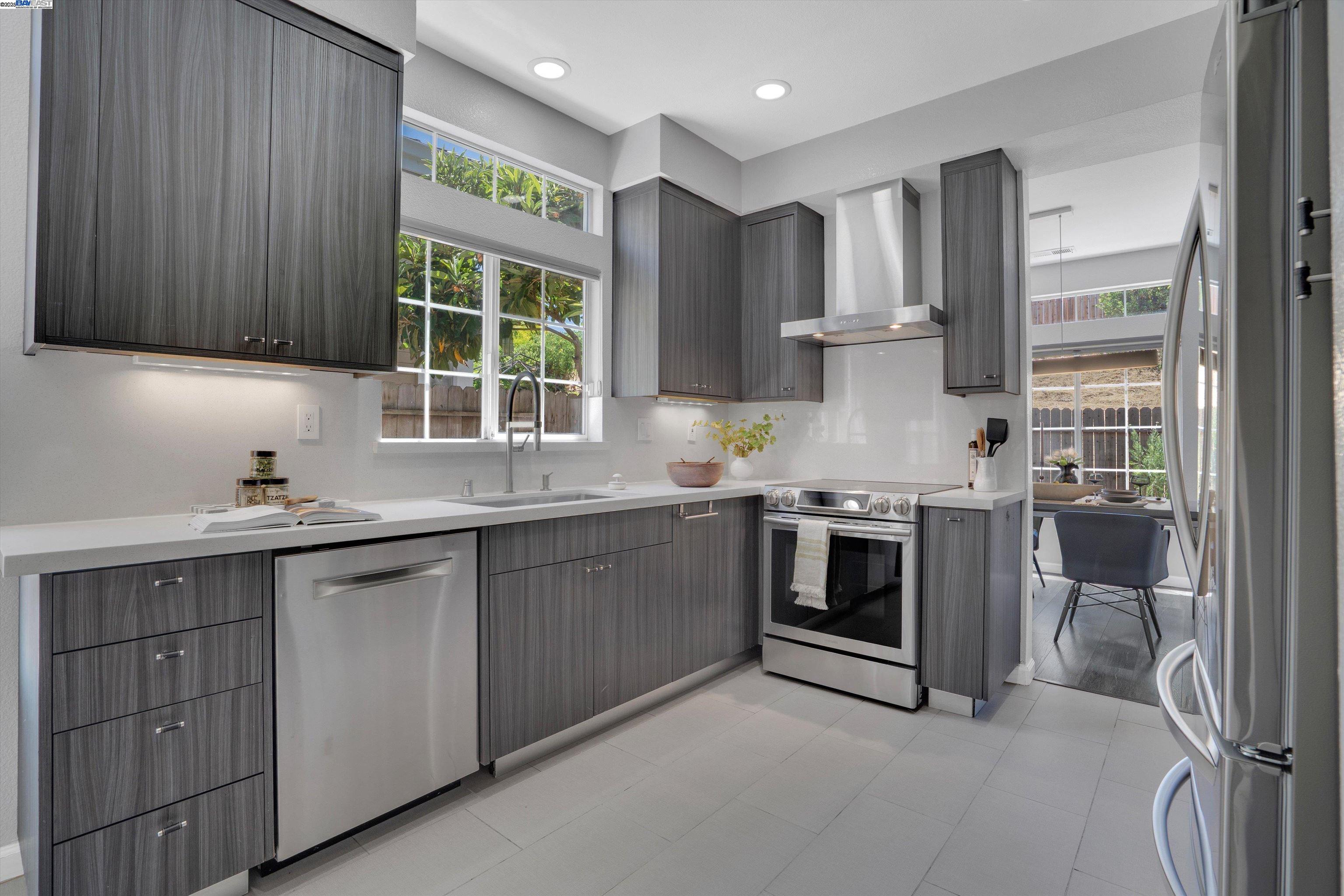 116 Scotts Valley, Hercules, California 94547, 2 Bedrooms Bedrooms, 7 Rooms Rooms,2 BathroomsBathrooms,Residential,For Sale,116 Scotts Valley,41098798