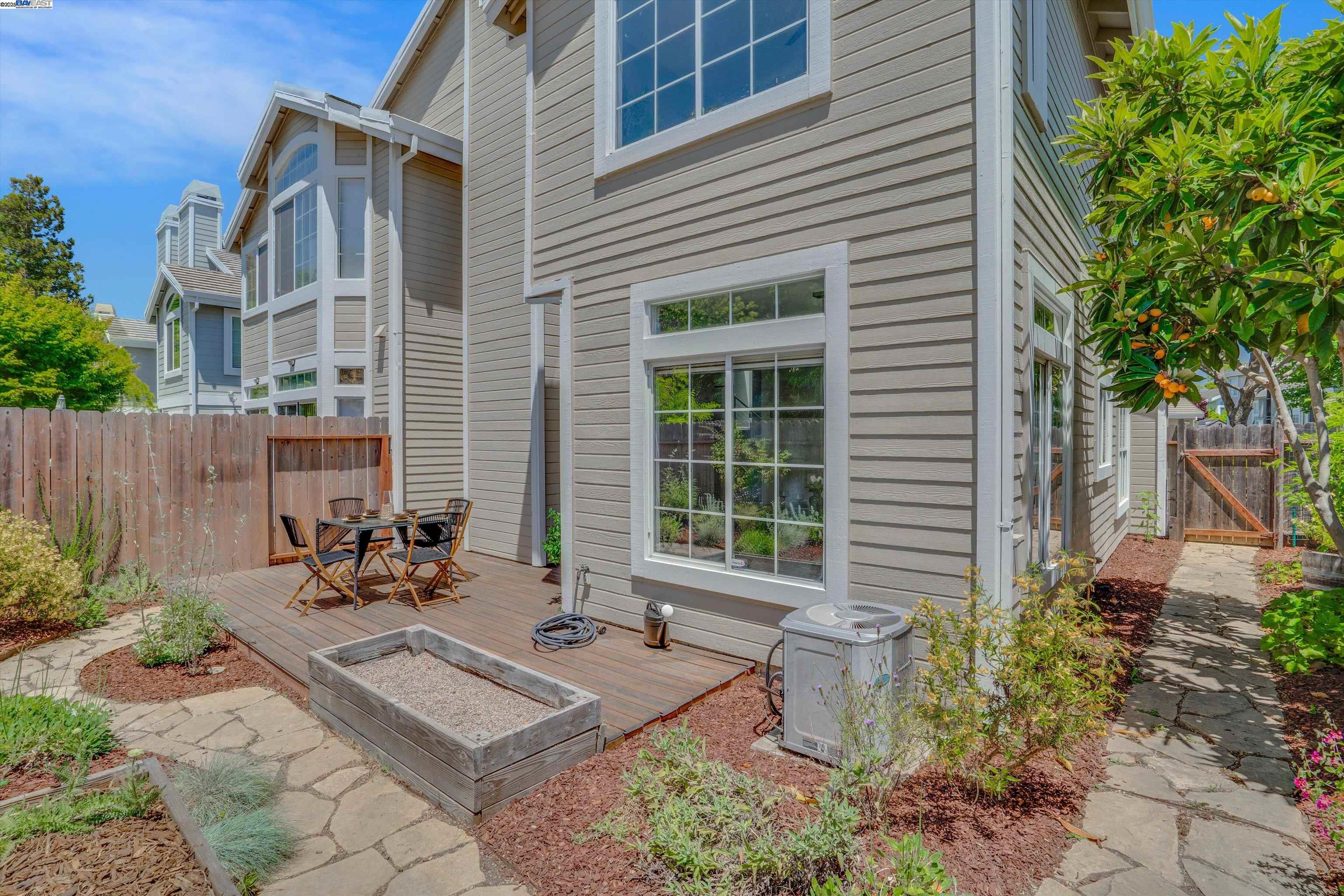 116 Scotts Valley, Hercules, California 94547, 2 Bedrooms Bedrooms, 7 Rooms Rooms,2 BathroomsBathrooms,Residential,For Sale,116 Scotts Valley,41098798
