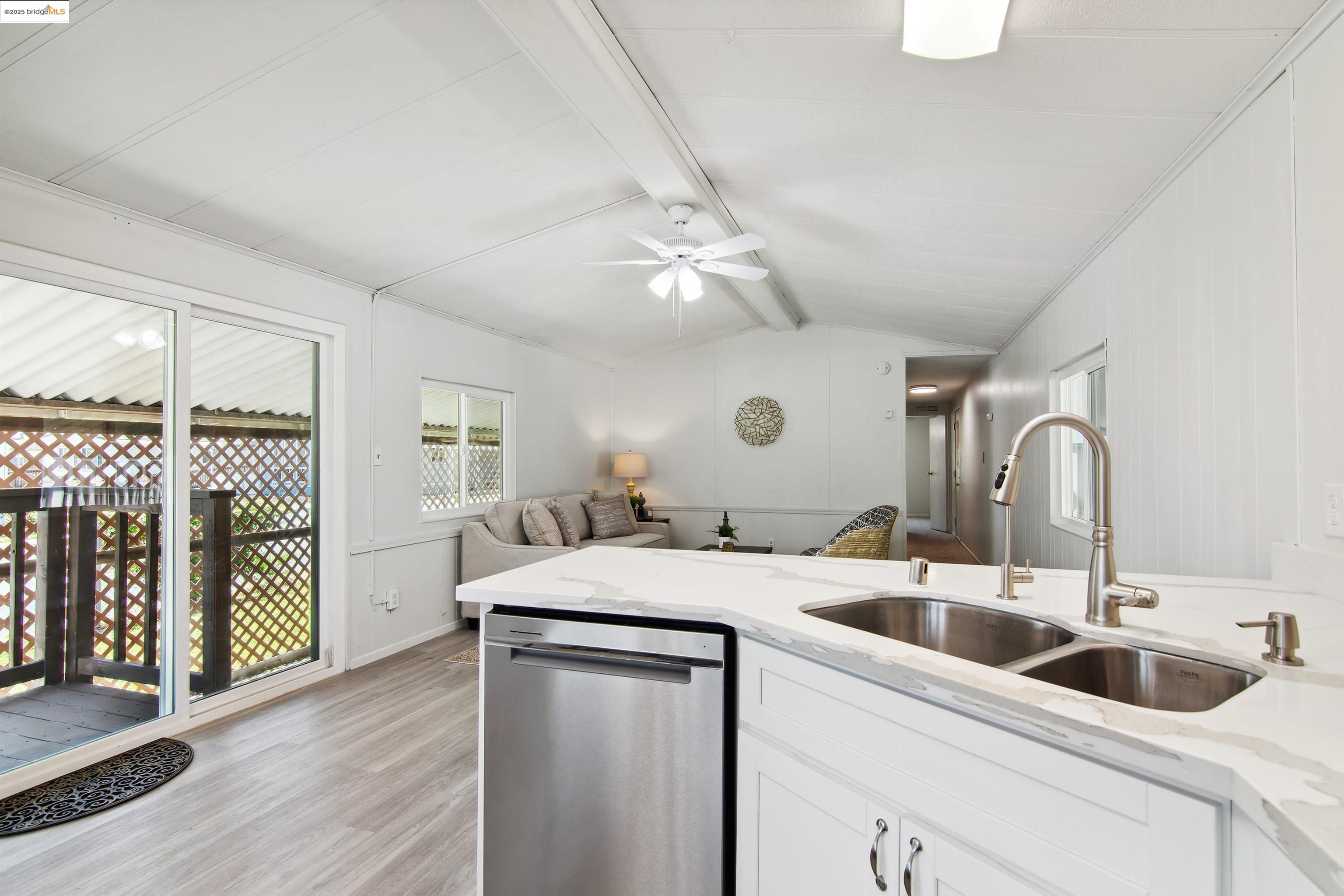 Detail Gallery Image 13 of 18 For 301 Alcott Ct #182,  Bethel Island,  CA 94511 - 2 Beds | 1 Baths