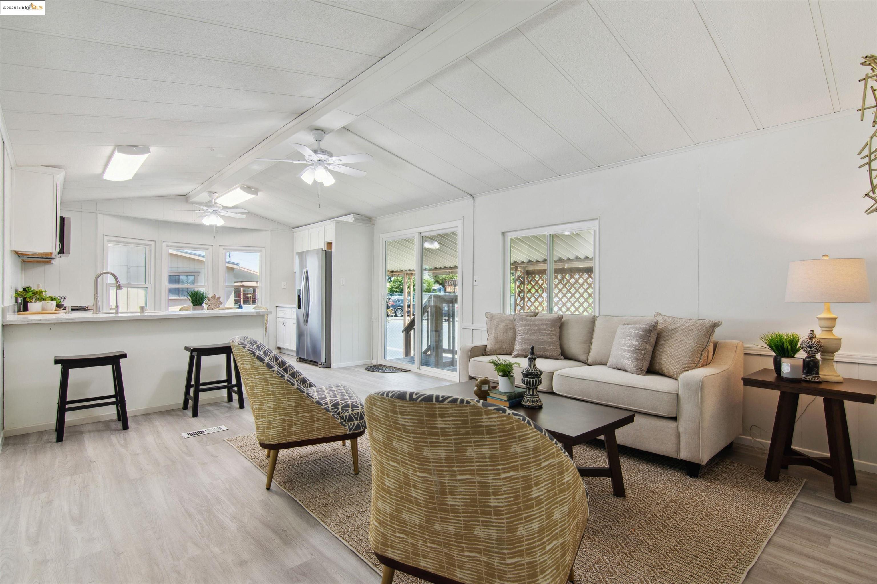Detail Gallery Image 3 of 18 For 301 Alcott Ct #182,  Bethel Island,  CA 94511 - 2 Beds | 1 Baths