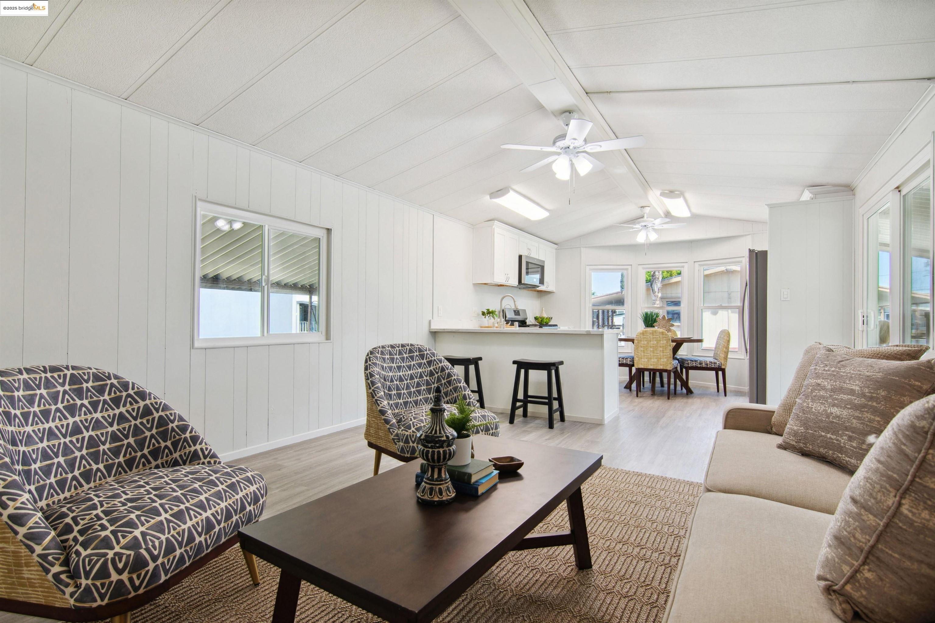 Detail Gallery Image 4 of 18 For 301 Alcott Ct #182,  Bethel Island,  CA 94511 - 2 Beds | 1 Baths