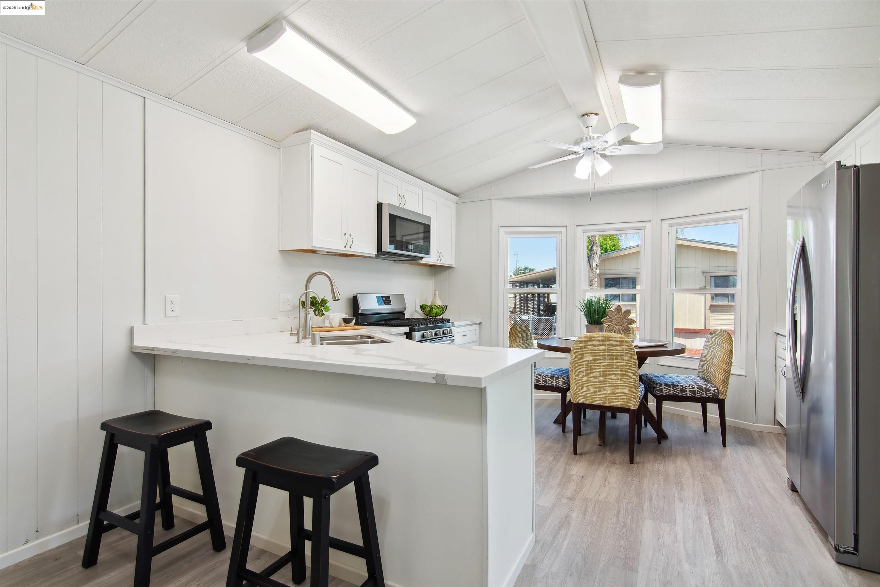 Detail Gallery Image 7 of 18 For 301 Alcott Ct #182,  Bethel Island,  CA 94511 - 2 Beds | 1 Baths