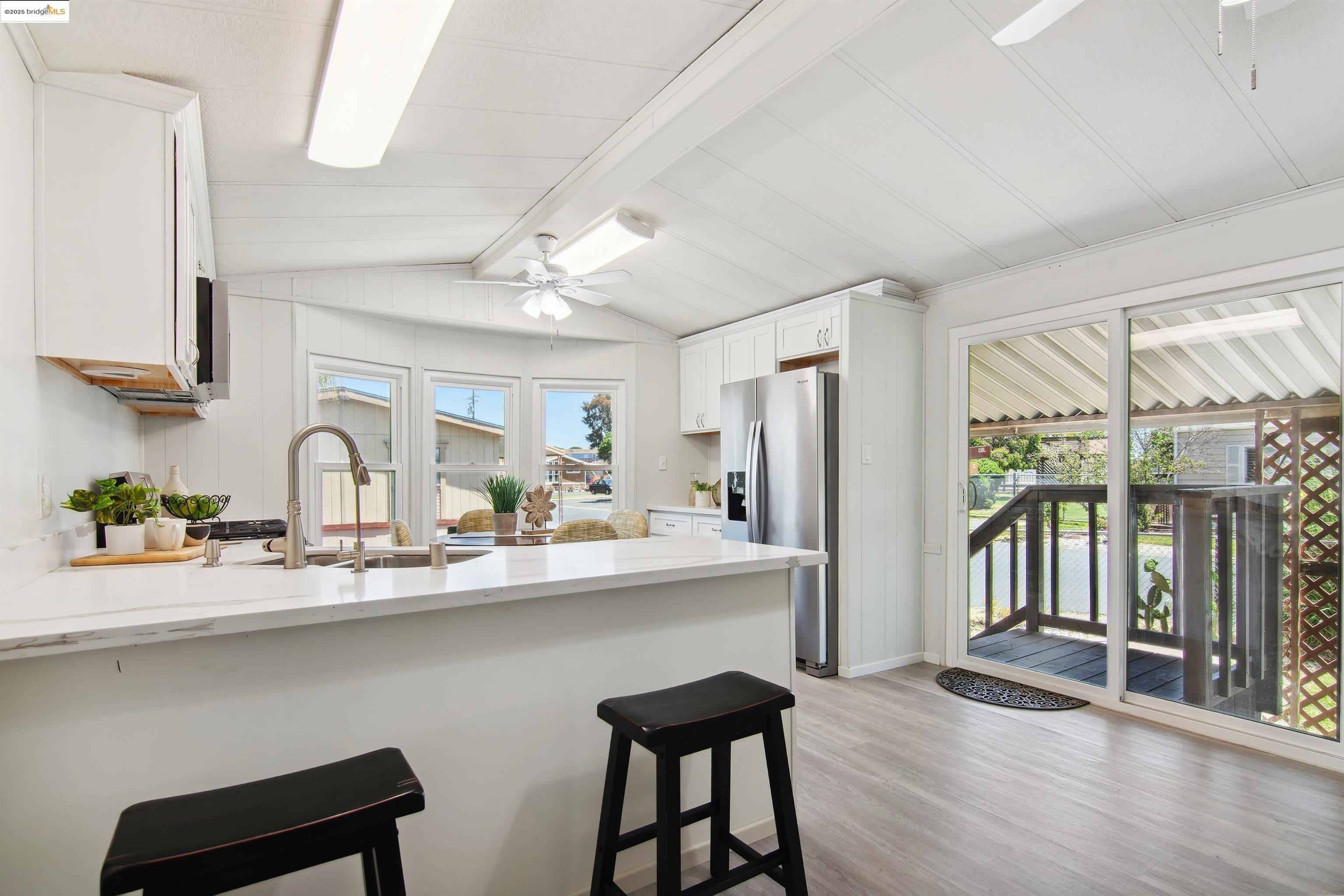Detail Gallery Image 8 of 18 For 301 Alcott Ct #182,  Bethel Island,  CA 94511 - 2 Beds | 1 Baths