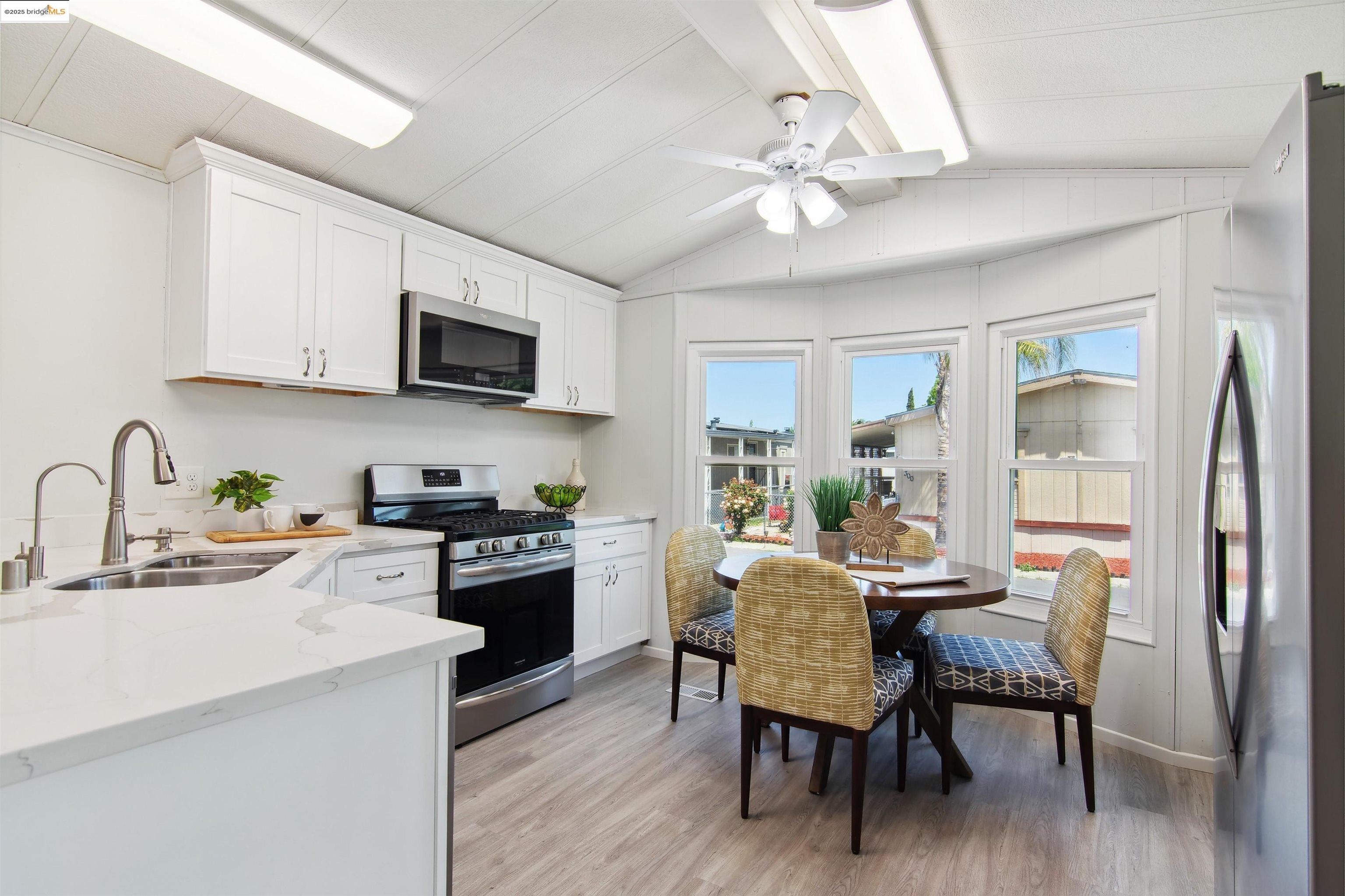 Detail Gallery Image 9 of 18 For 301 Alcott Ct #182,  Bethel Island,  CA 94511 - 2 Beds | 1 Baths