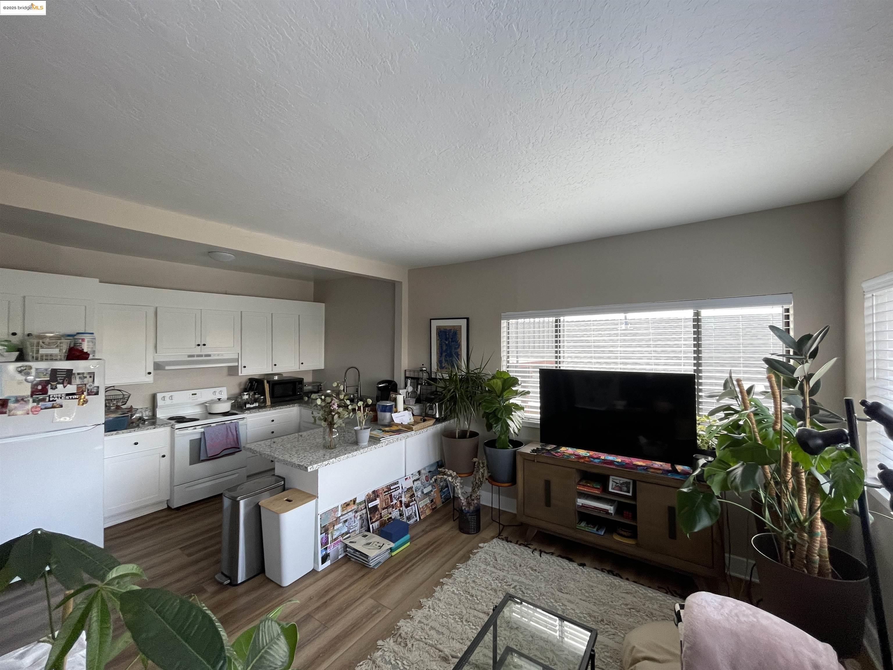 Detail Gallery Image 13 of 32 For 290 Park View Terrace, Oakland,  CA 94610 - – Beds | – Baths