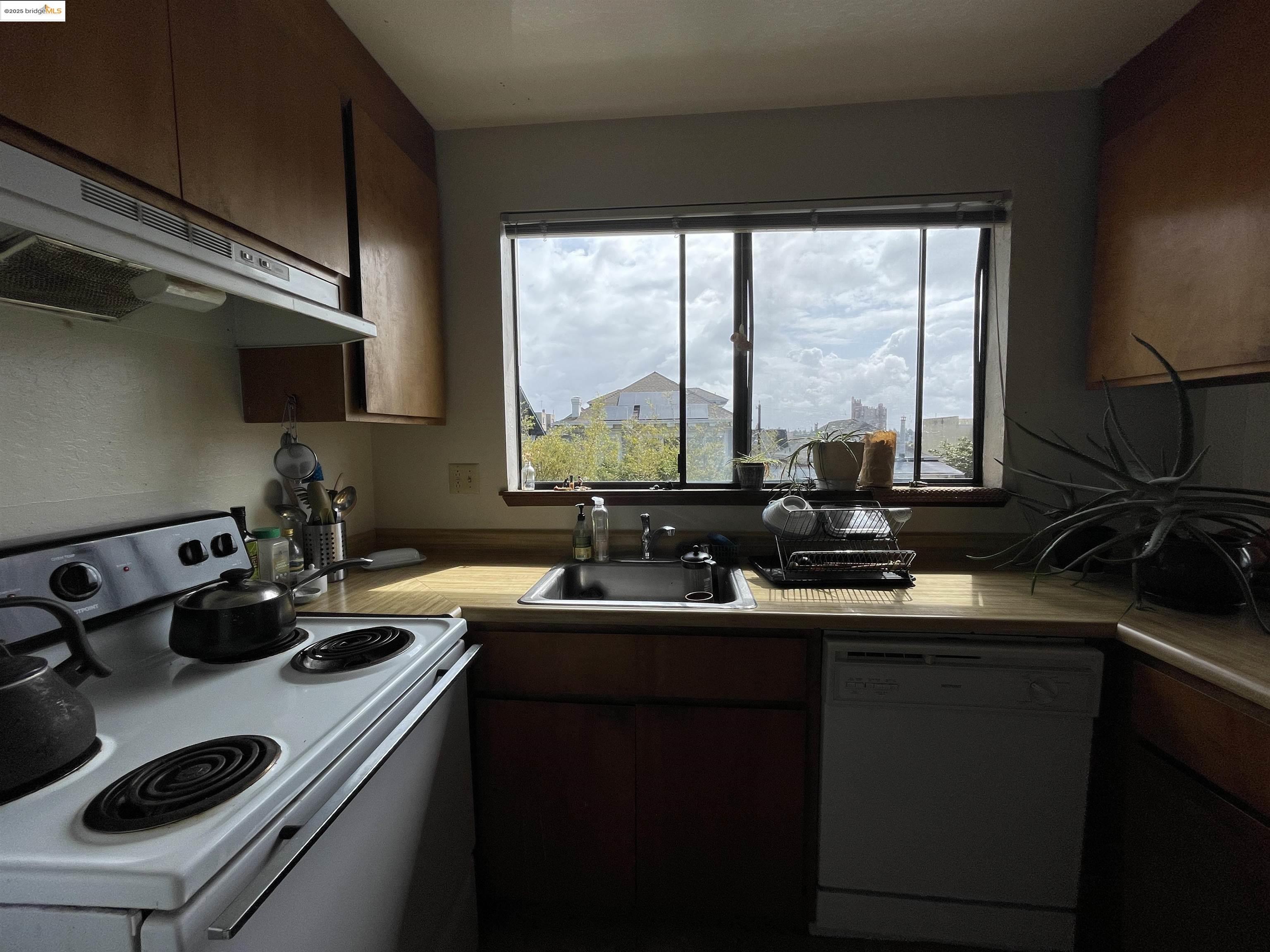 Detail Gallery Image 23 of 32 For 290 Park View Terrace, Oakland,  CA 94610 - – Beds | – Baths