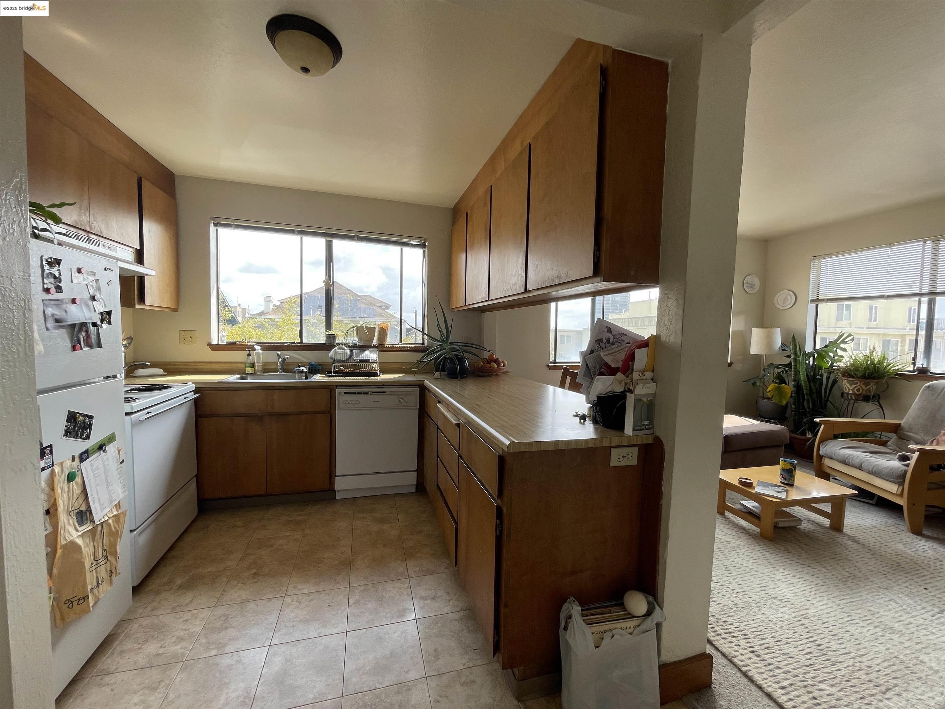 Detail Gallery Image 26 of 32 For 290 Park View Terrace, Oakland,  CA 94610 - – Beds | – Baths