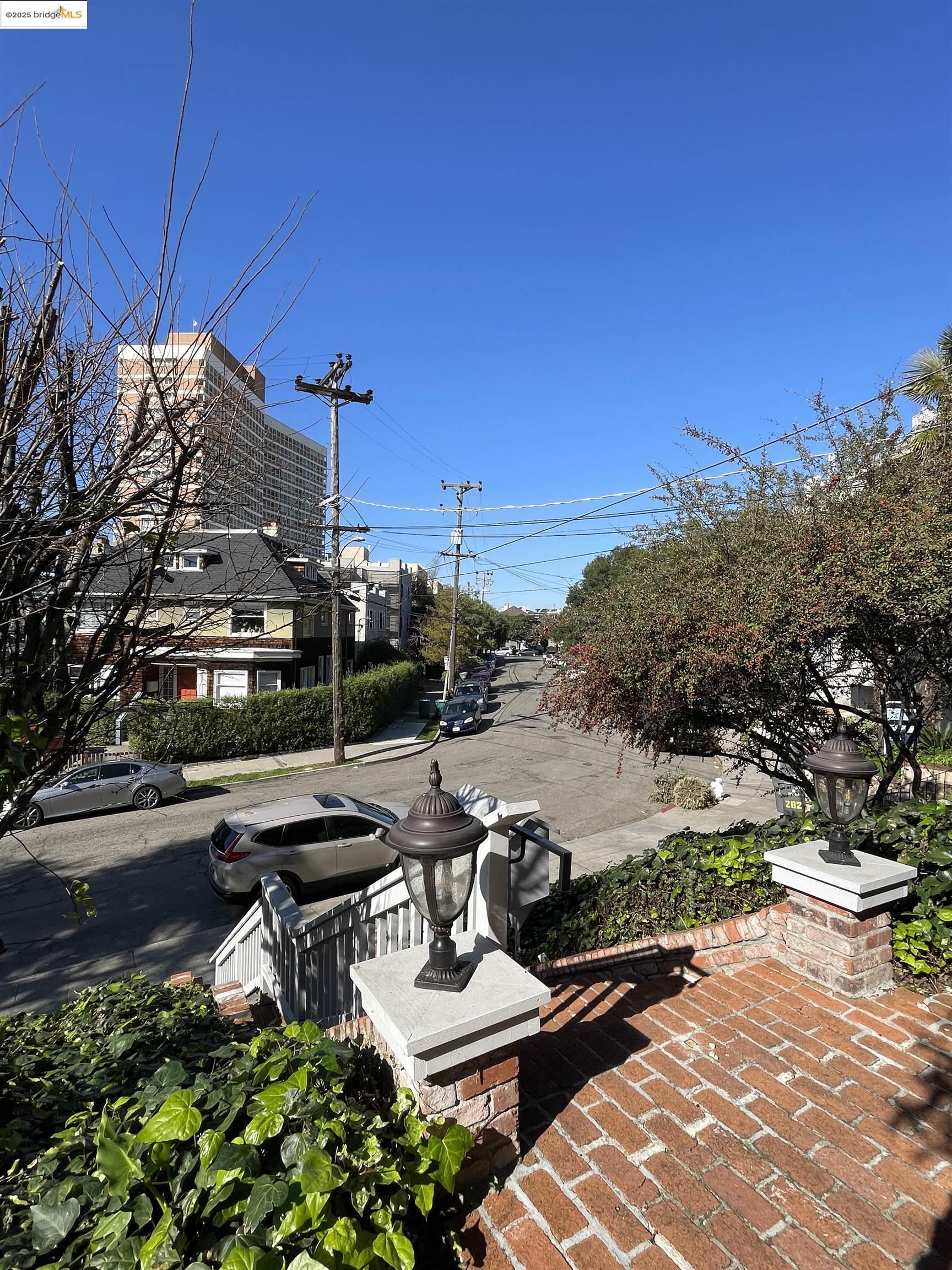 Detail Gallery Image 8 of 32 For 290 Park View Terrace, Oakland,  CA 94610 - – Beds | – Baths