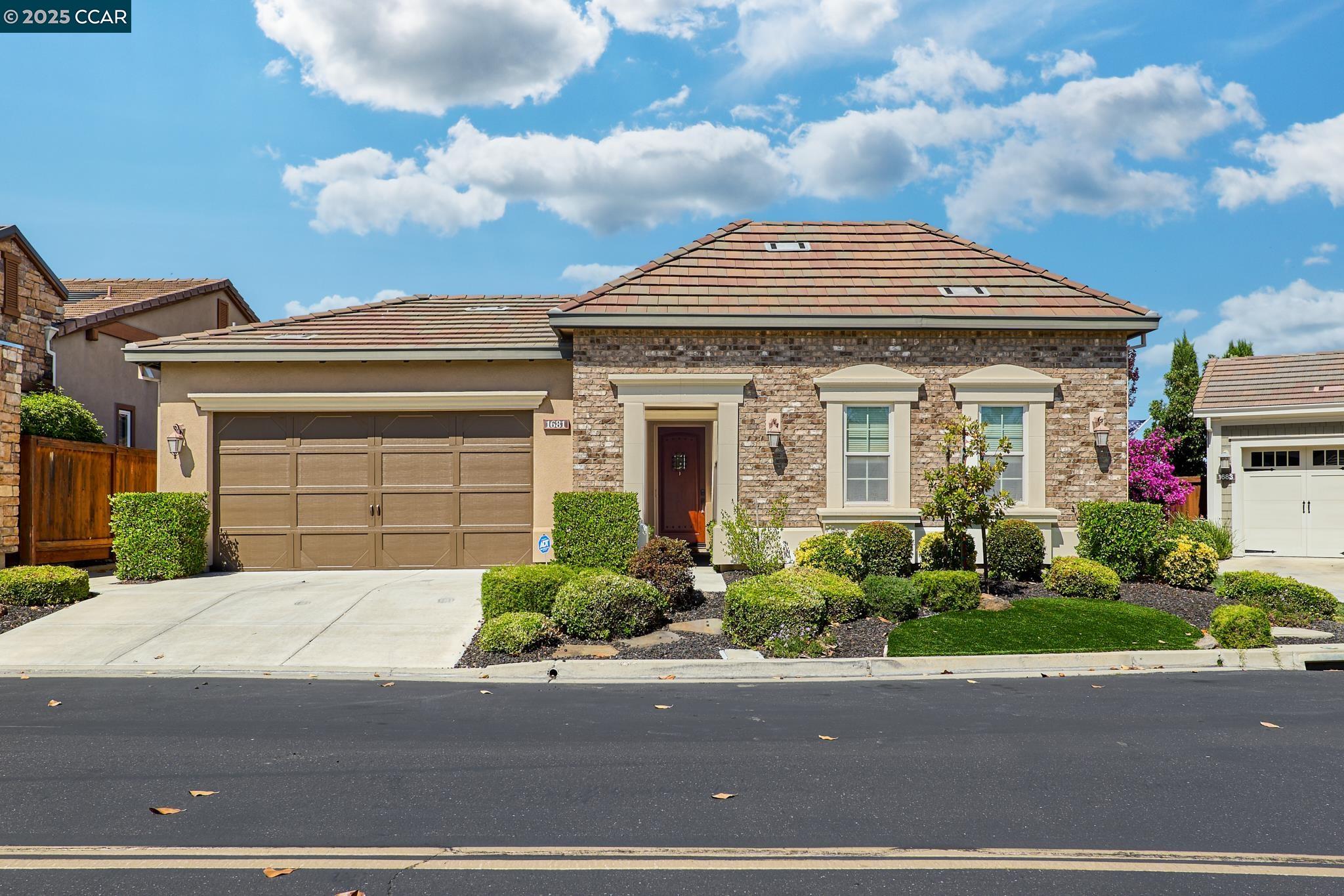 Detail Gallery Image 1 of 35 For 1681 Gamay Ln, Brentwood,  CA 94513 - 2 Beds | 2/1 Baths