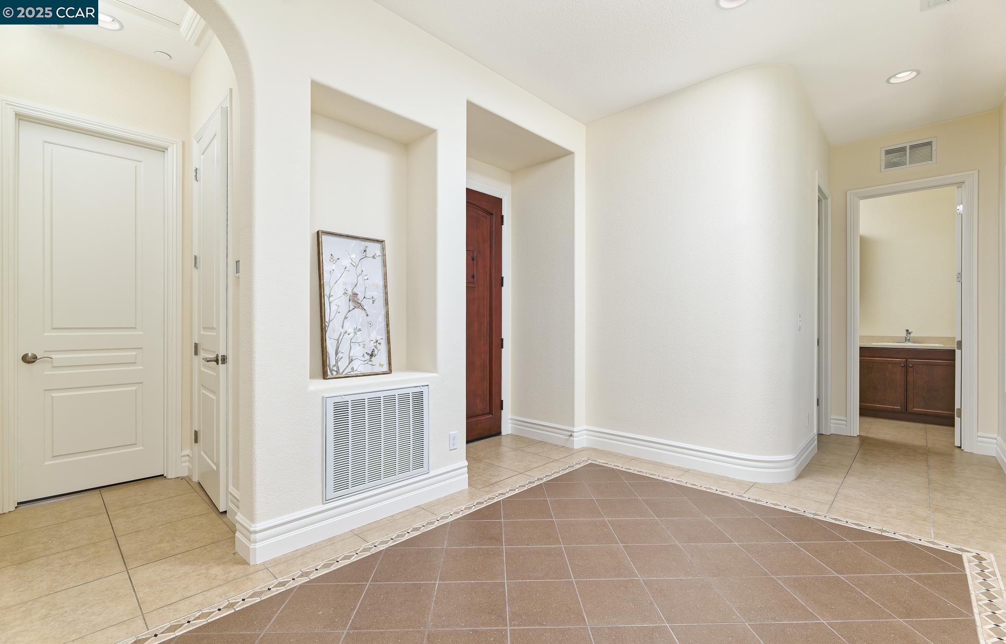 Detail Gallery Image 4 of 35 For 1681 Gamay Ln, Brentwood,  CA 94513 - 2 Beds | 2/1 Baths