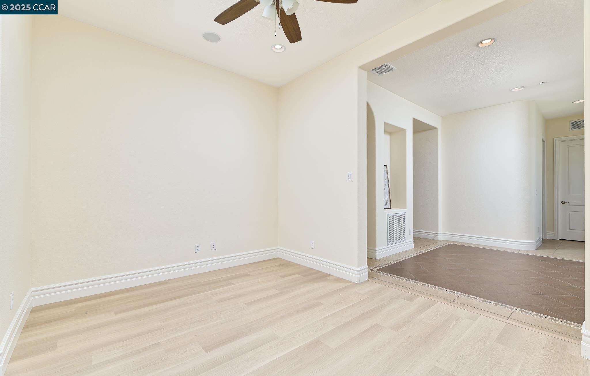 Detail Gallery Image 5 of 35 For 1681 Gamay Ln, Brentwood,  CA 94513 - 2 Beds | 2/1 Baths