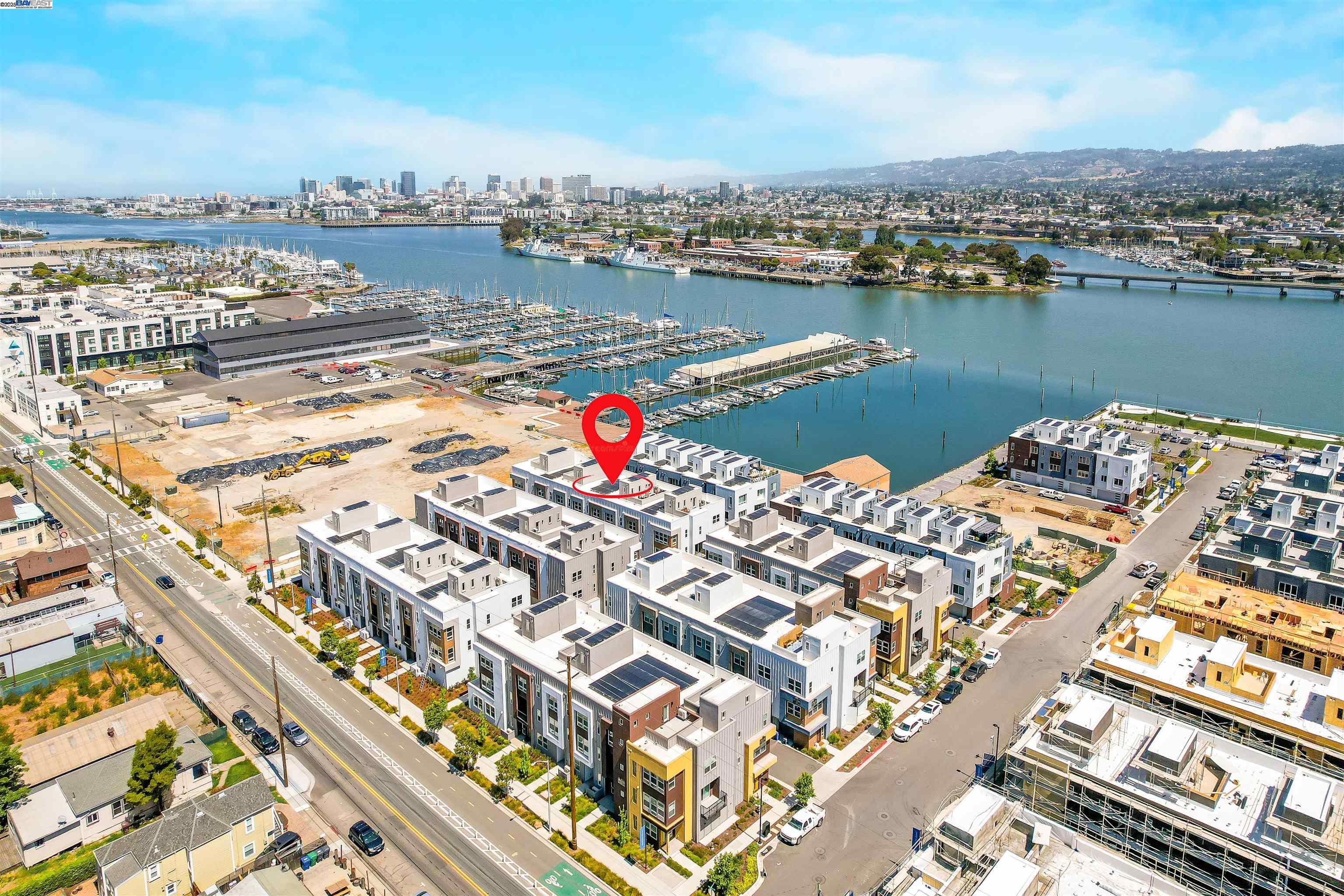 Detail Gallery Image 3 of 39 For 2119 Stanford Street, Alameda,  CA 94501 - 2 Beds | 2/1 Baths
