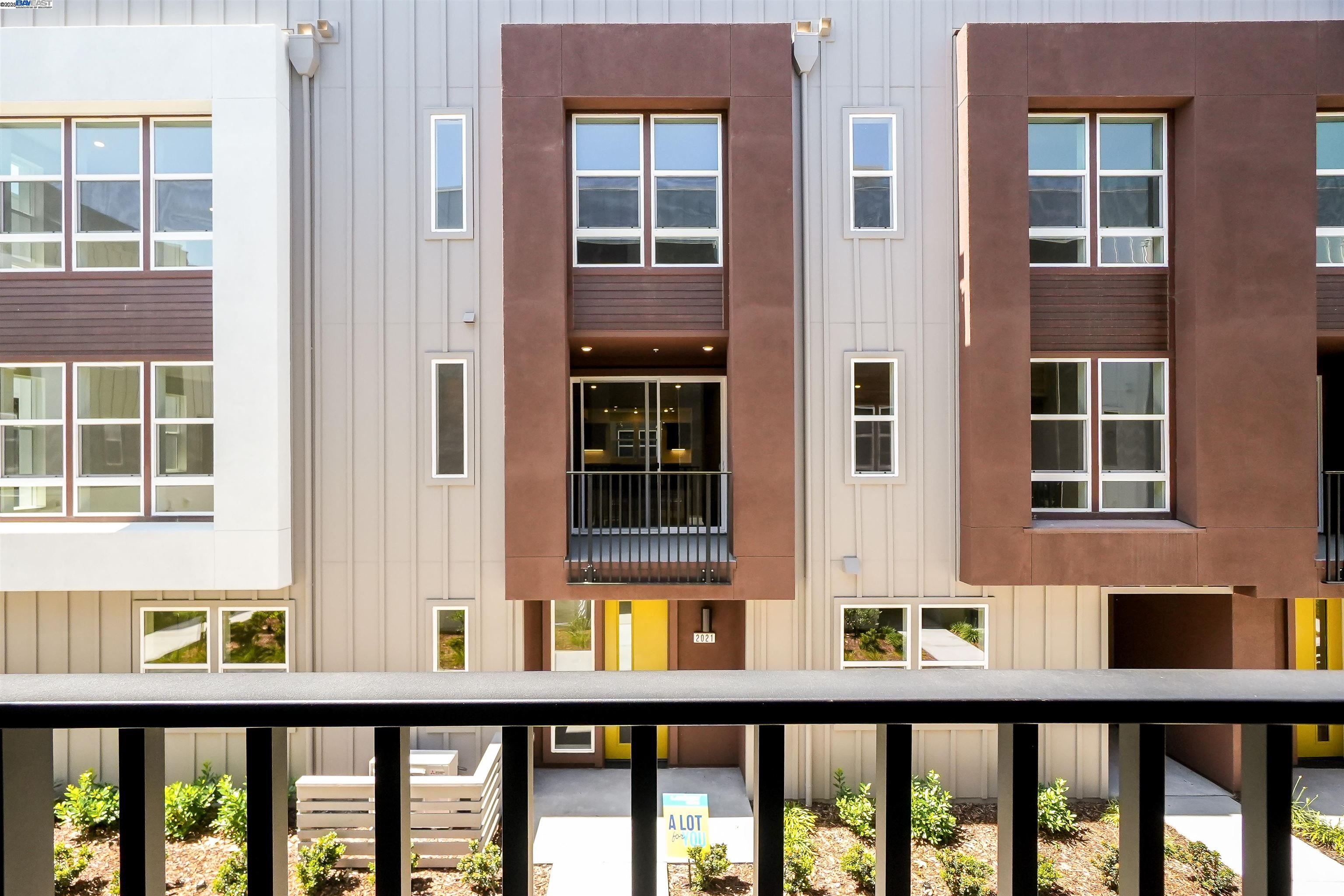 Detail Gallery Image 23 of 39 For 2119 Stanford Street, Alameda,  CA 94501 - 2 Beds | 2/1 Baths