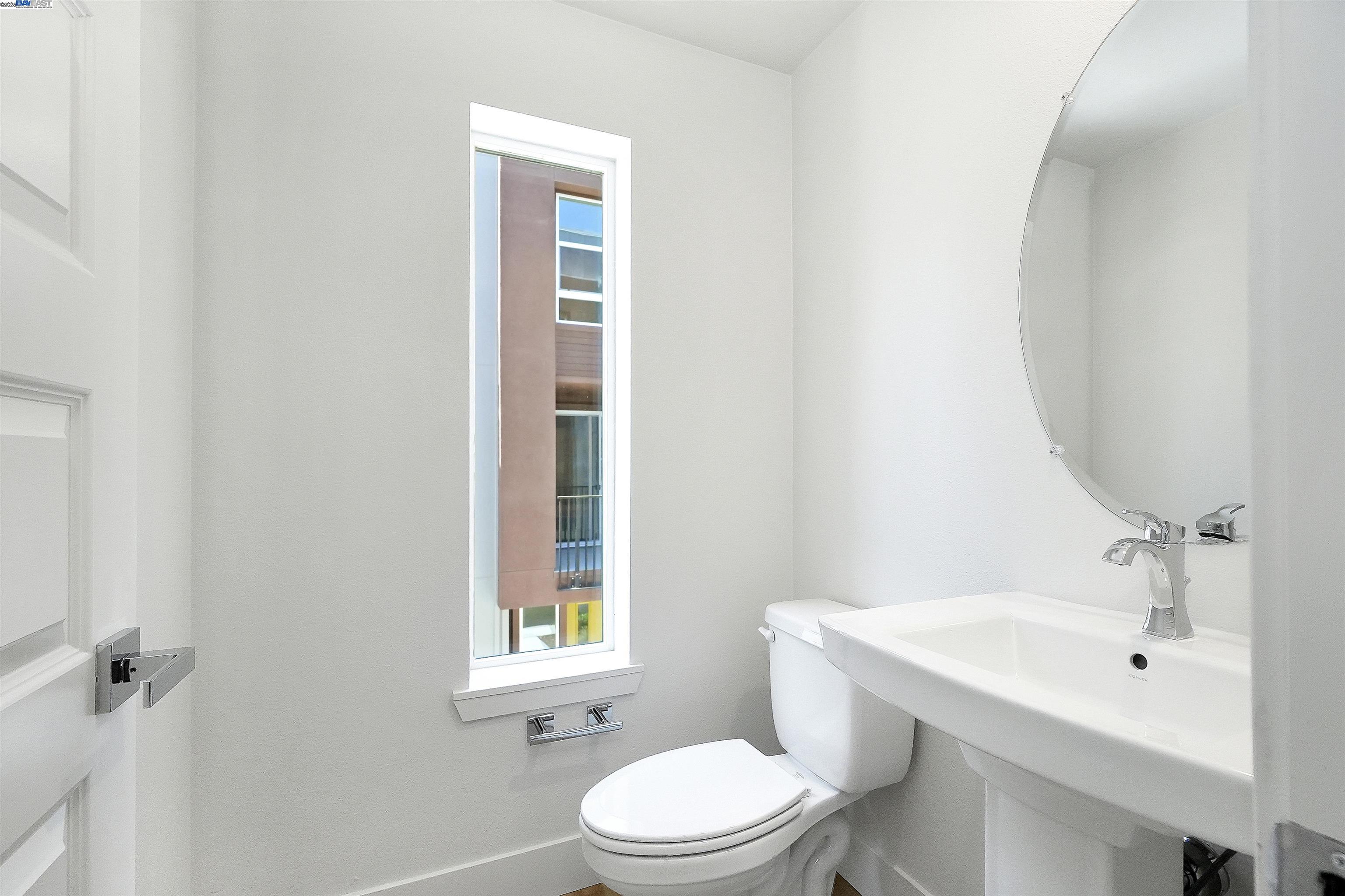 Detail Gallery Image 25 of 39 For 2119 Stanford Street, Alameda,  CA 94501 - 2 Beds | 2/1 Baths