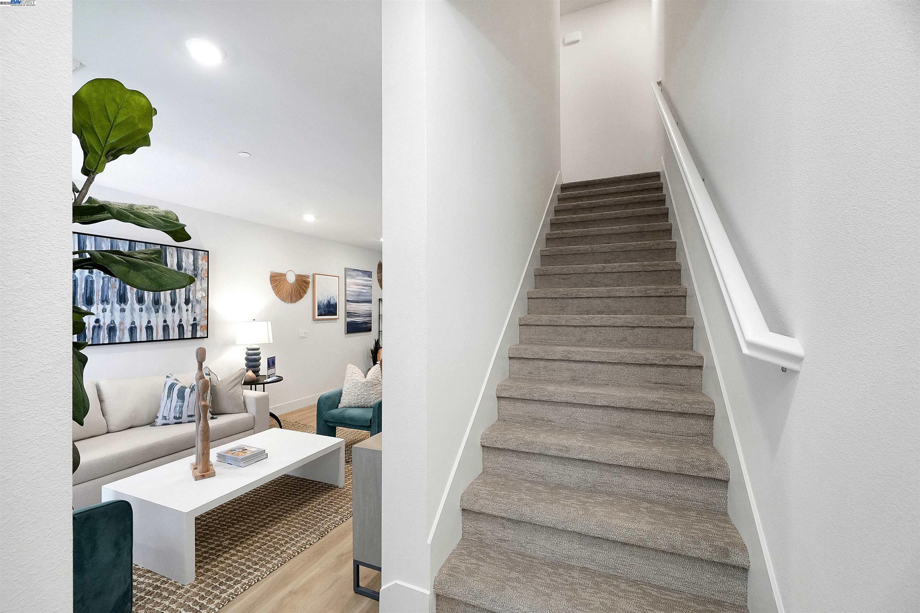 Detail Gallery Image 26 of 39 For 2119 Stanford Street, Alameda,  CA 94501 - 2 Beds | 2/1 Baths