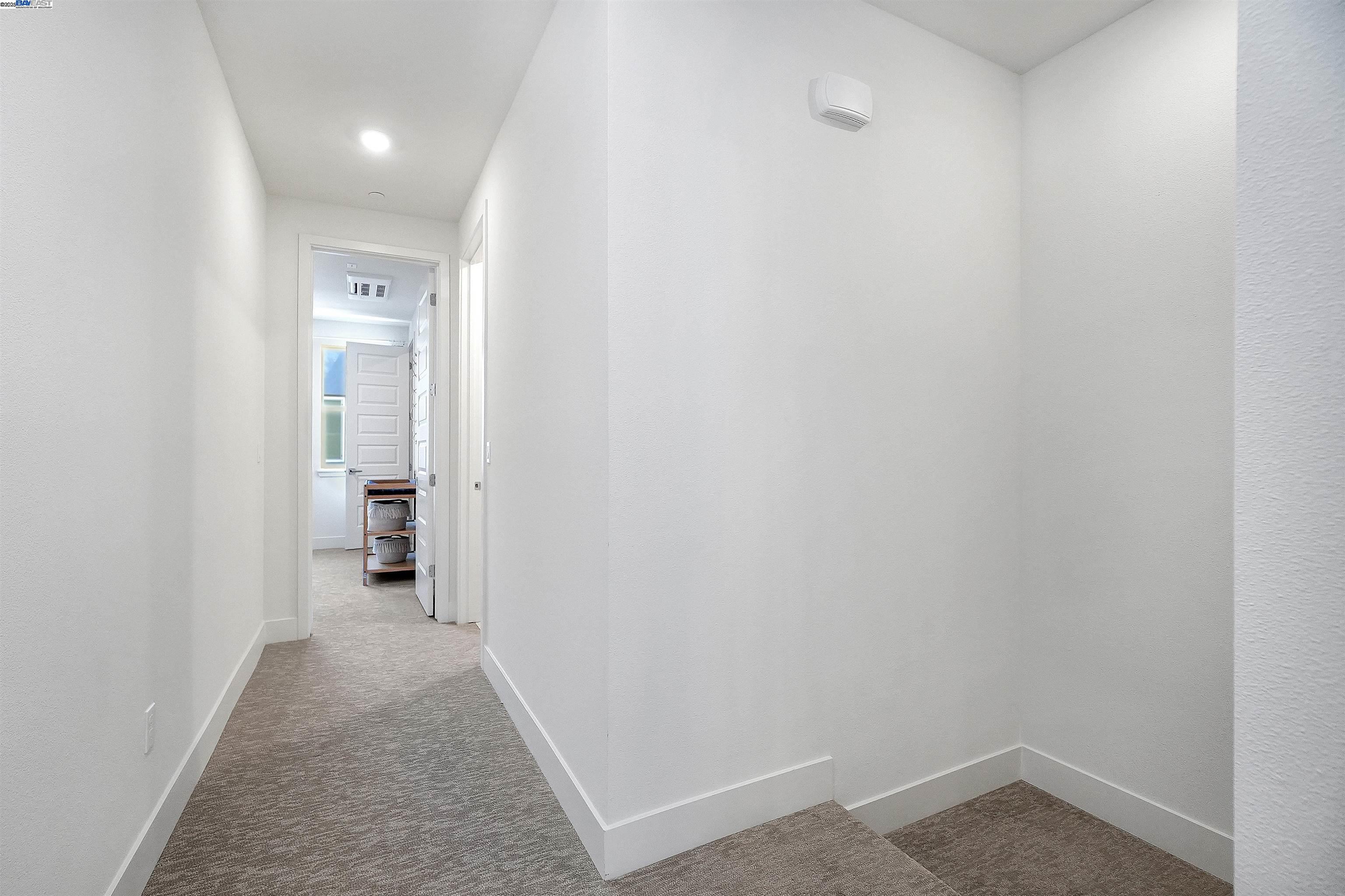 Detail Gallery Image 27 of 39 For 2119 Stanford Street, Alameda,  CA 94501 - 2 Beds | 2/1 Baths