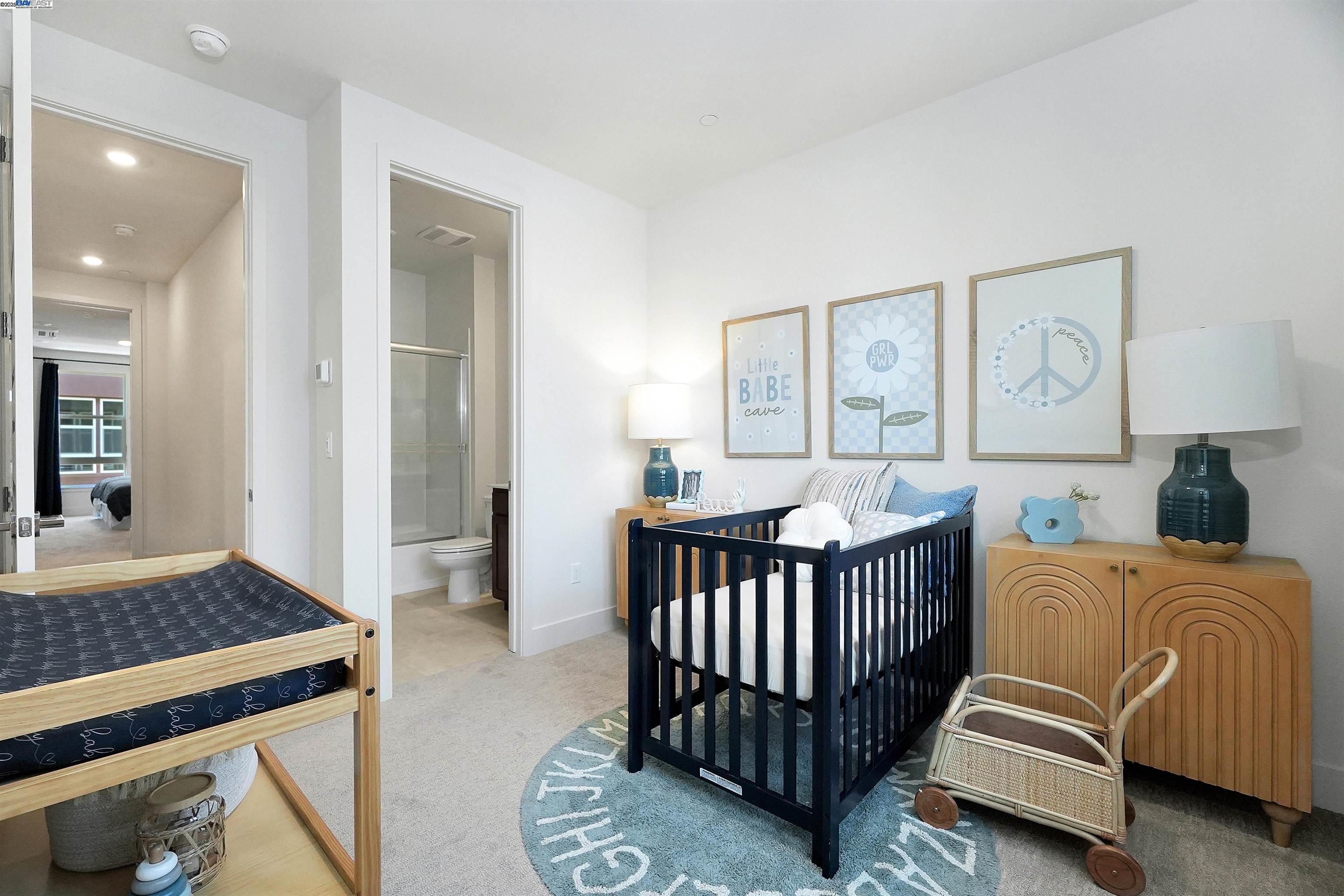 Detail Gallery Image 34 of 39 For 2119 Stanford Street, Alameda,  CA 94501 - 2 Beds | 2/1 Baths