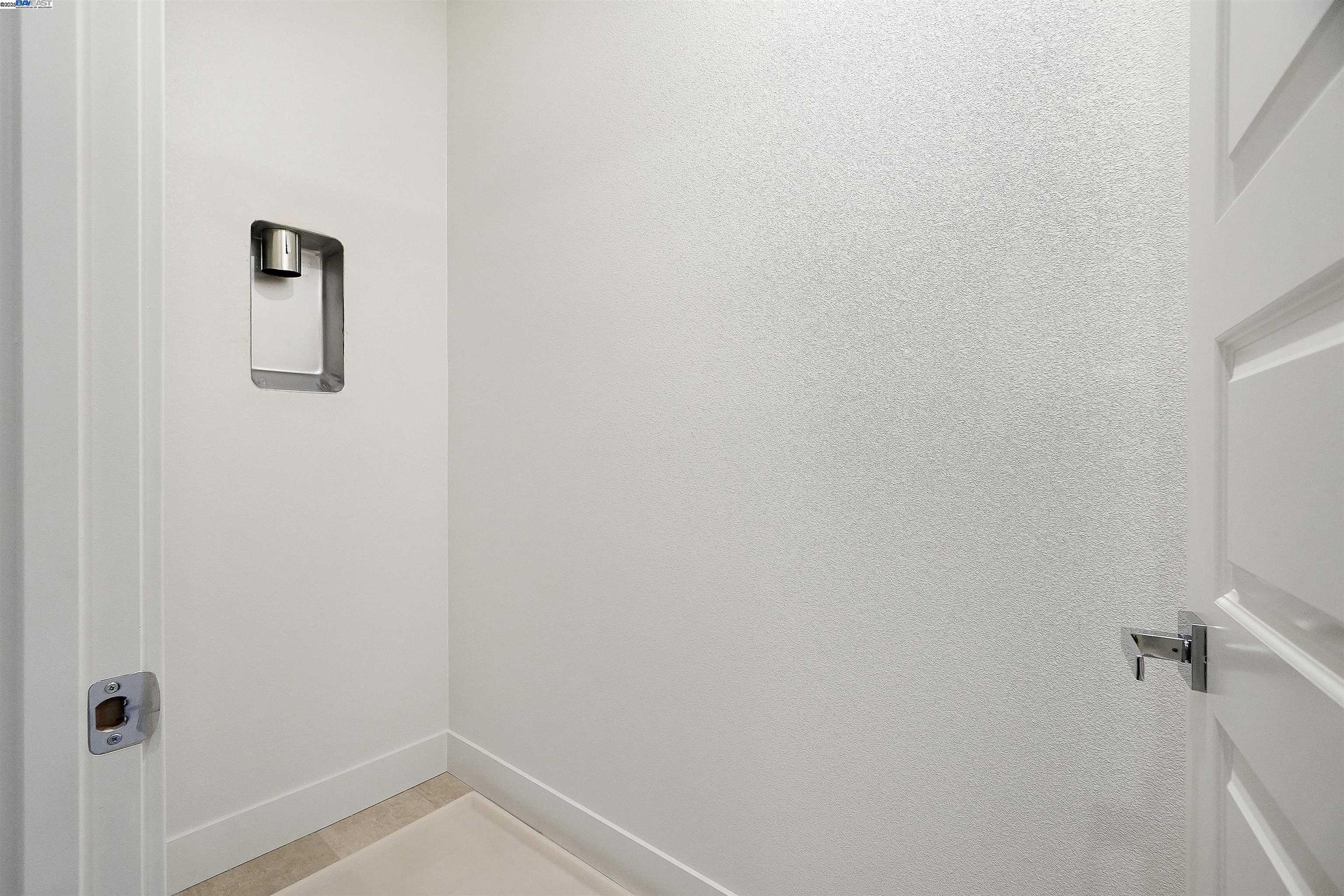 Detail Gallery Image 36 of 39 For 2119 Stanford Street, Alameda,  CA 94501 - 2 Beds | 2/1 Baths