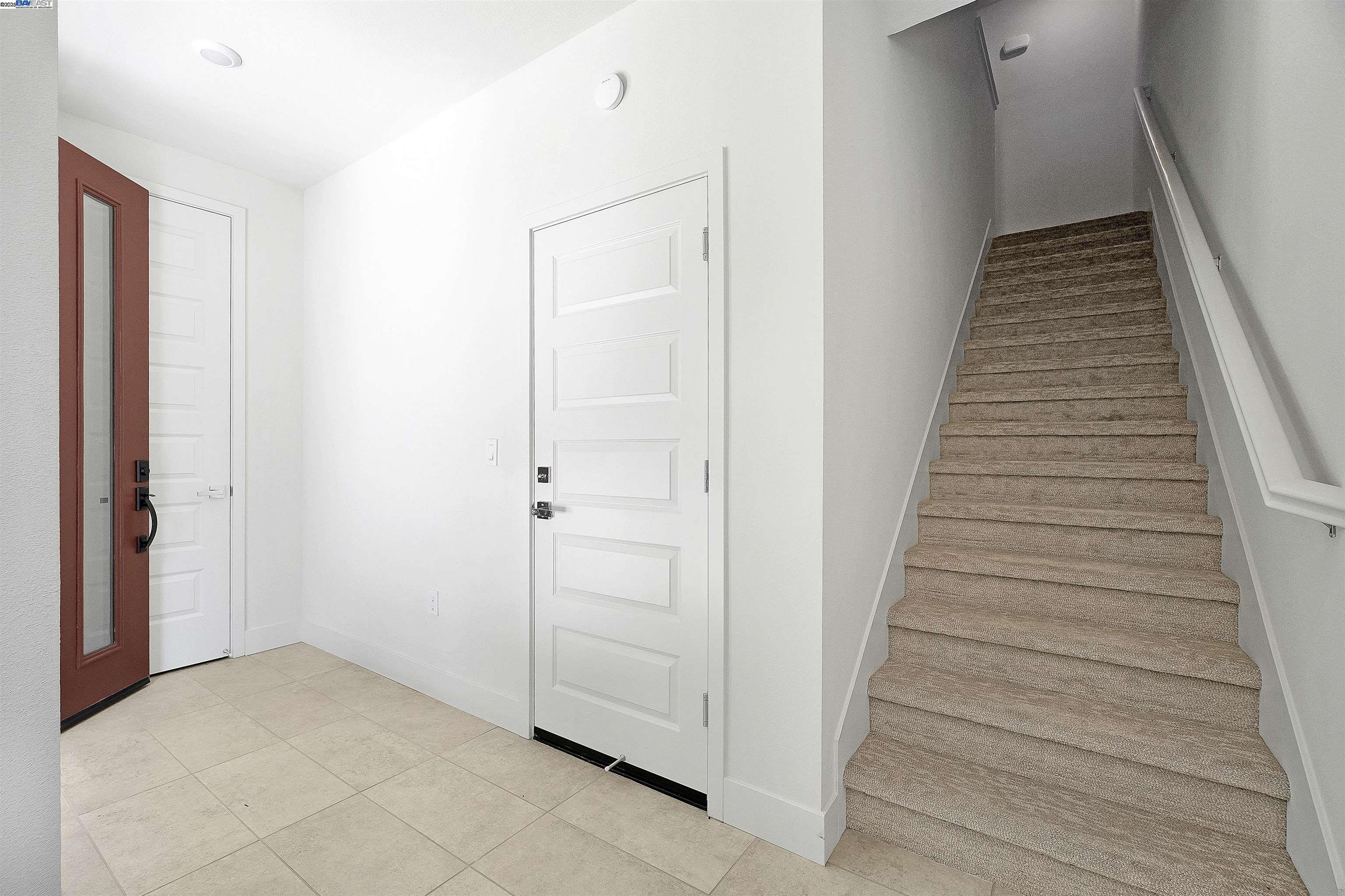 Detail Gallery Image 9 of 39 For 2119 Stanford Street, Alameda,  CA 94501 - 2 Beds | 2/1 Baths