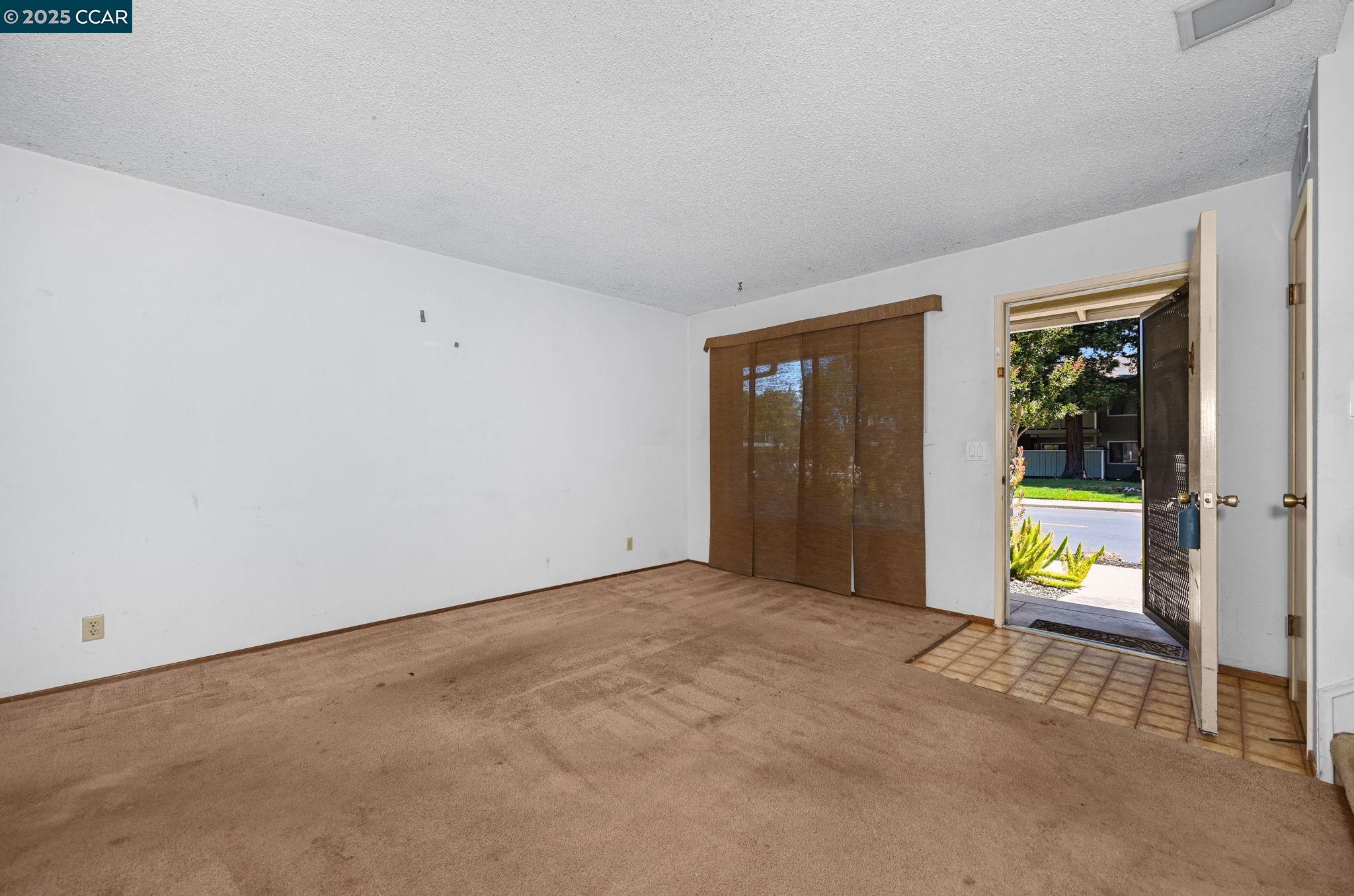 Photo #6: 41098808 Listing 