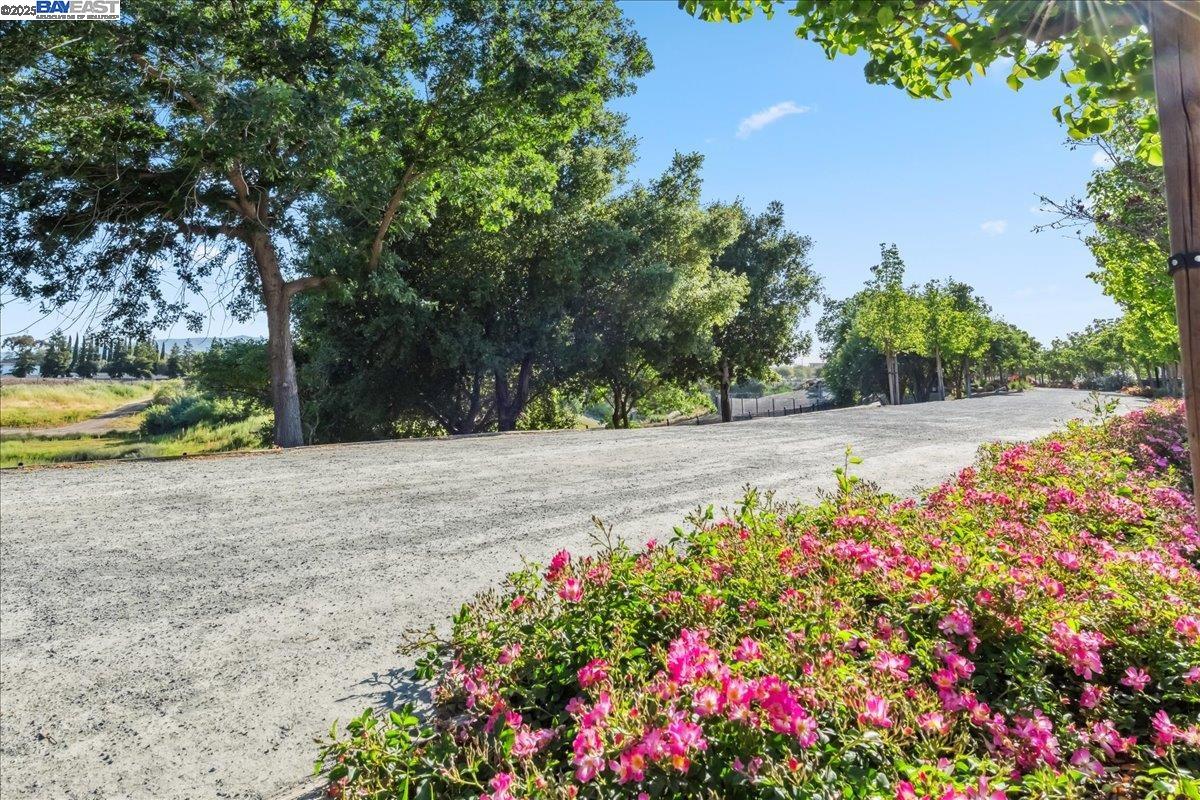 Detail Gallery Image 29 of 36 For 3933 Eminence St, Dublin,  CA 94568 - 4 Beds | 3/1 Baths