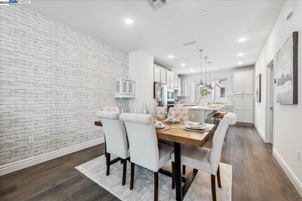 Detail Gallery Image 10 of 36 For 3933 Eminence St, Dublin,  CA 94568 - 4 Beds | 3/1 Baths
