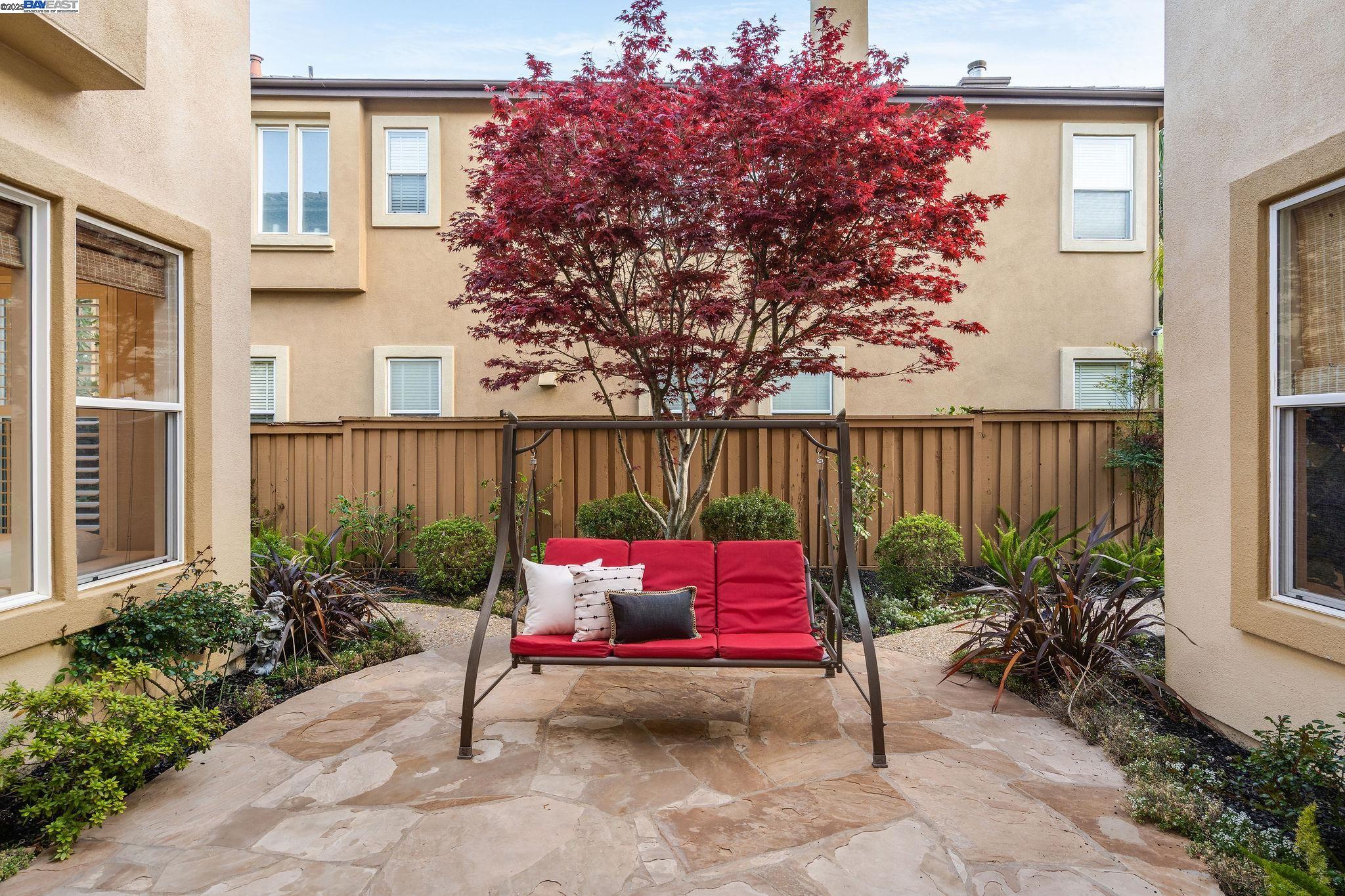 Detail Gallery Image 11 of 59 For 10828 Inspiration Cir, Dublin,  CA 94568 - 5 Beds | 4/1 Baths